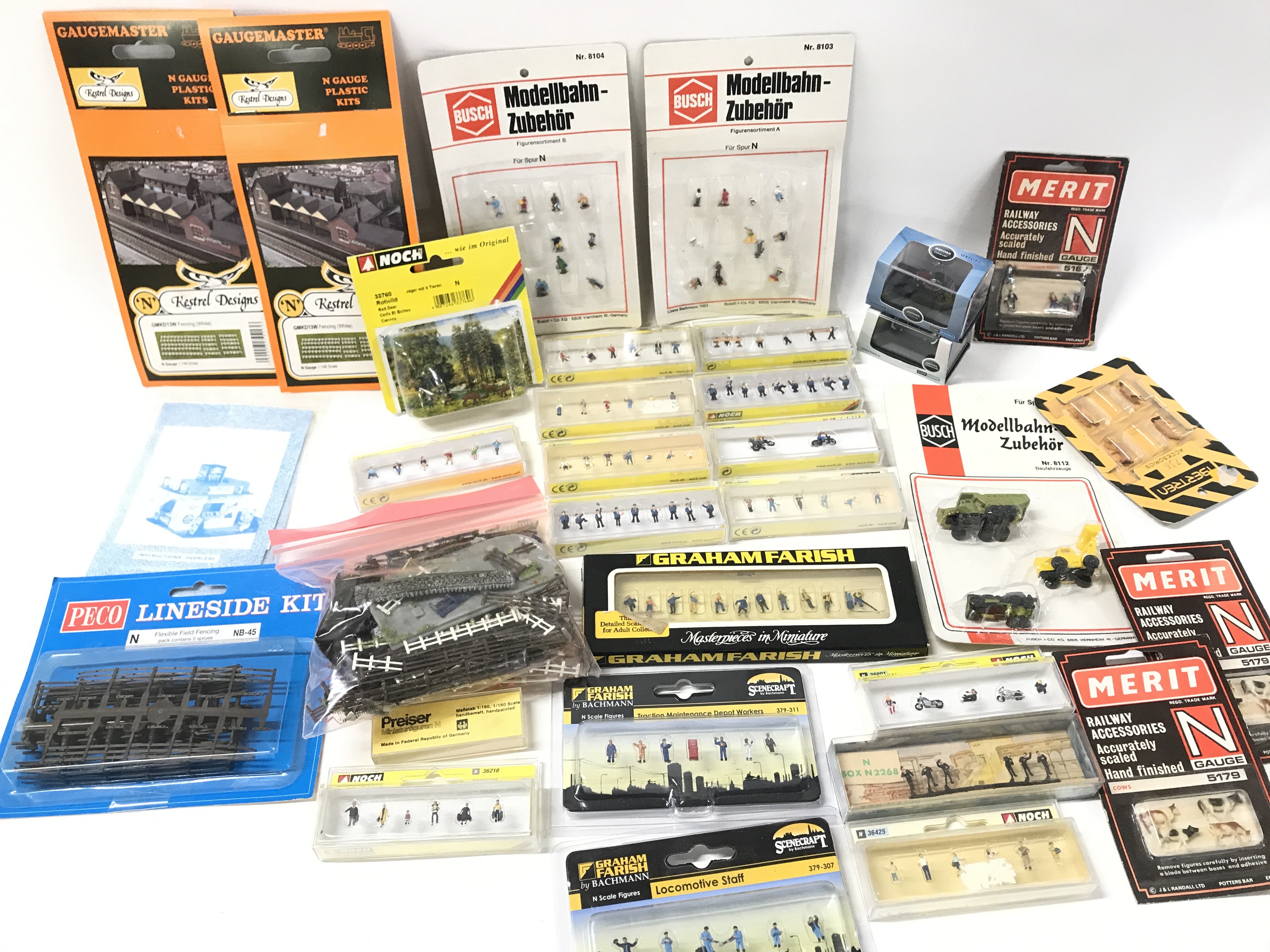 A Box Containing N Gauge Model People and Kits. No Reserve.
