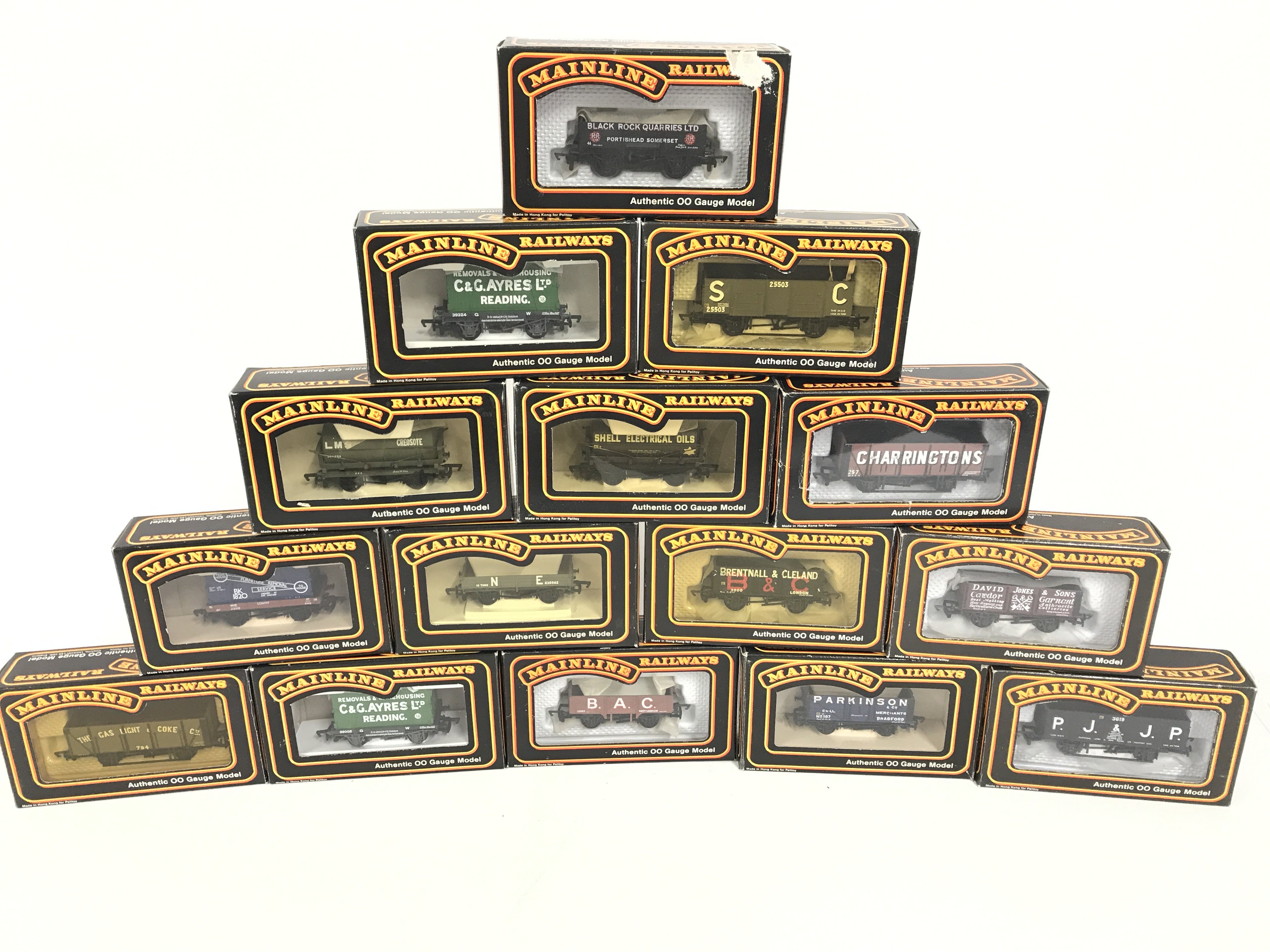 A collection of 15 Mainline Railways coaches. No reserve.