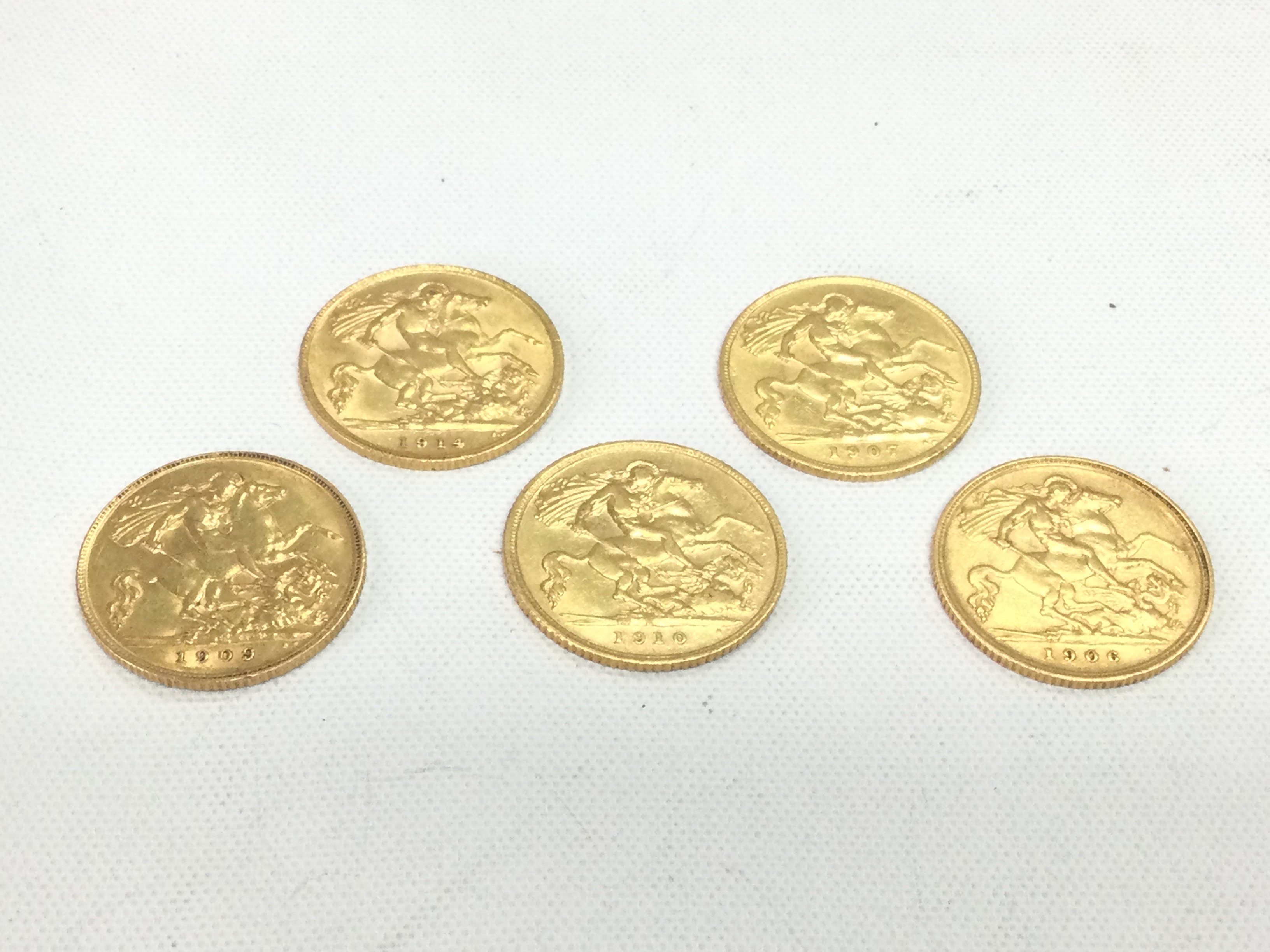 Five gold 1/2 sovereigns comprising the following years; 1906. 1907, 1909, 1910 and 1914. Shipping category A.