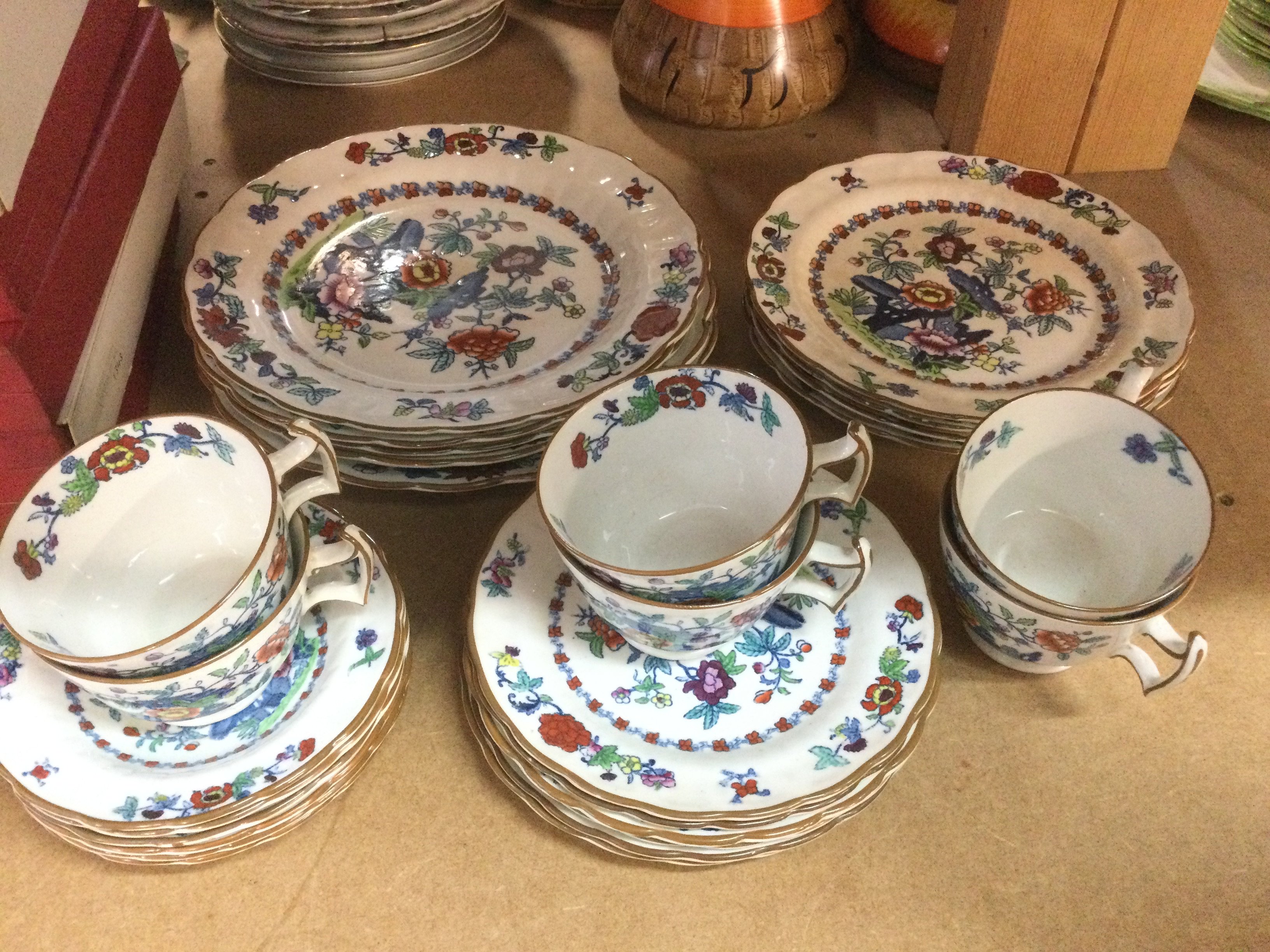 A Booths dinner service in Pompadour pattern. Shipping category D.