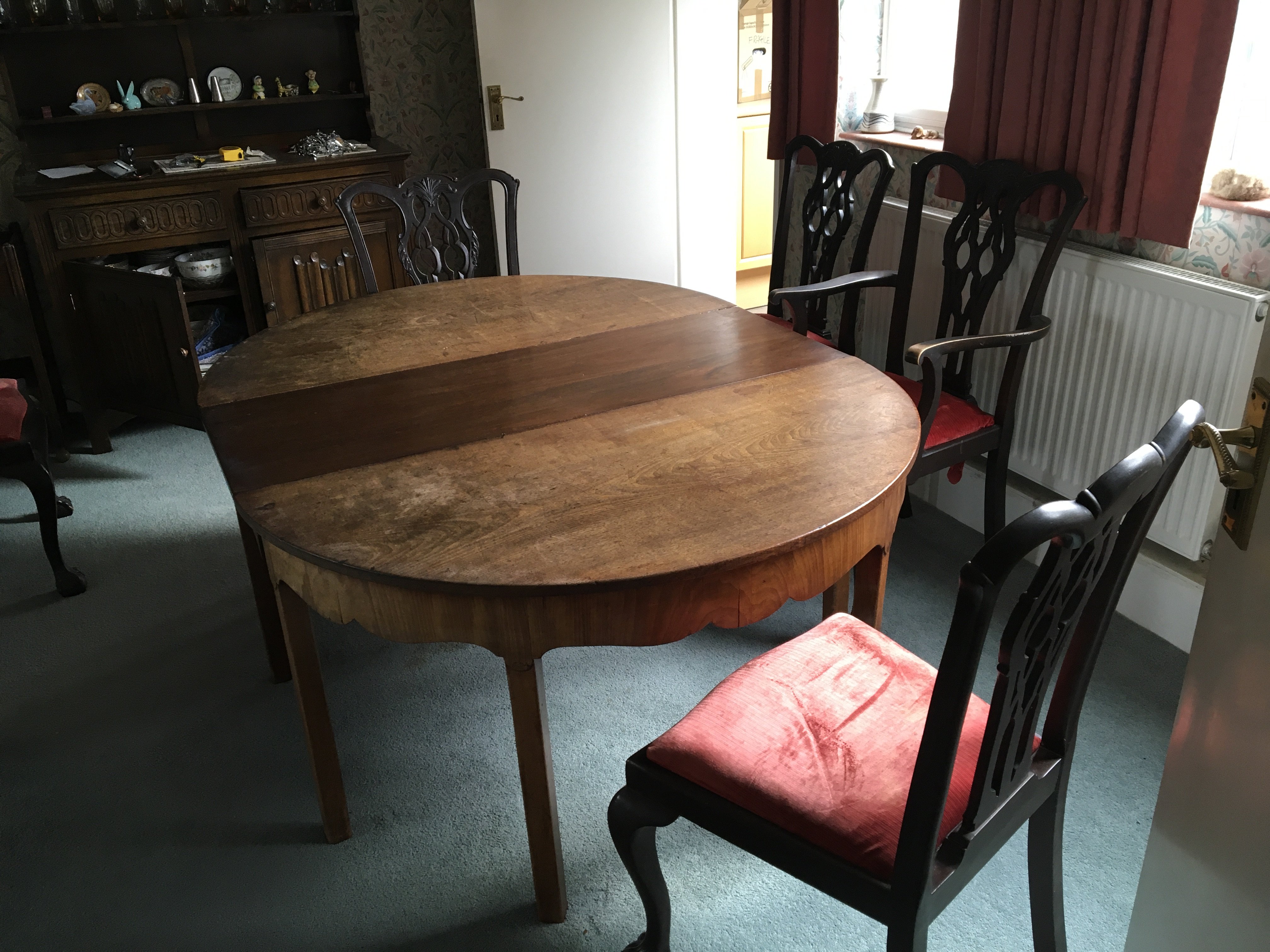 A late George III D end dinning table with six dining chairs. NO RESERVE
