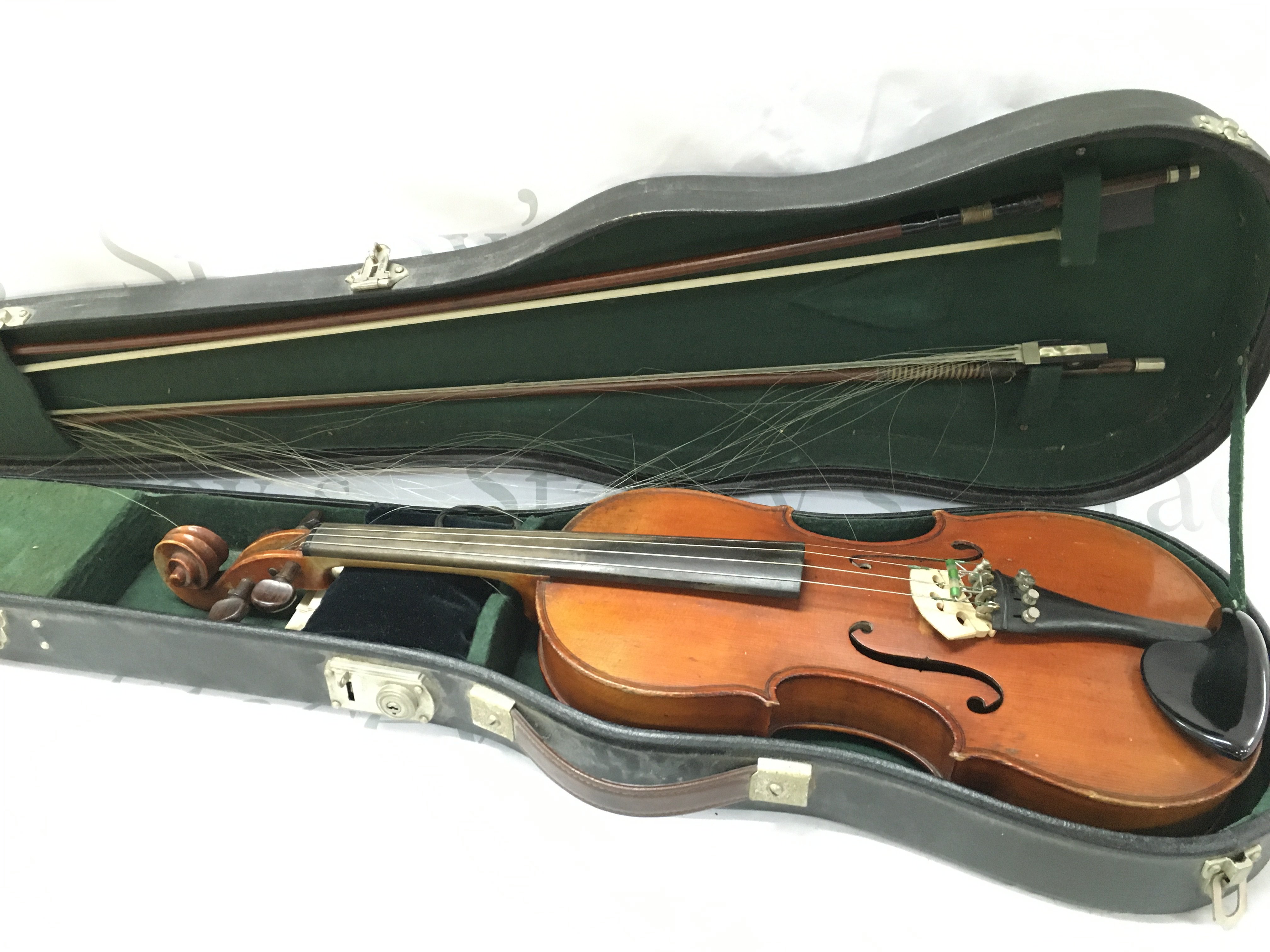 A cased Violin, Gailio 1891 owned by Evelyn Rothwell - Scottish National Orchestra circa 1935, then owned by Mr W Griffin A.R.C.M member of the Vendors family, wife of Sir John Barbirolli including two bows Postage category C