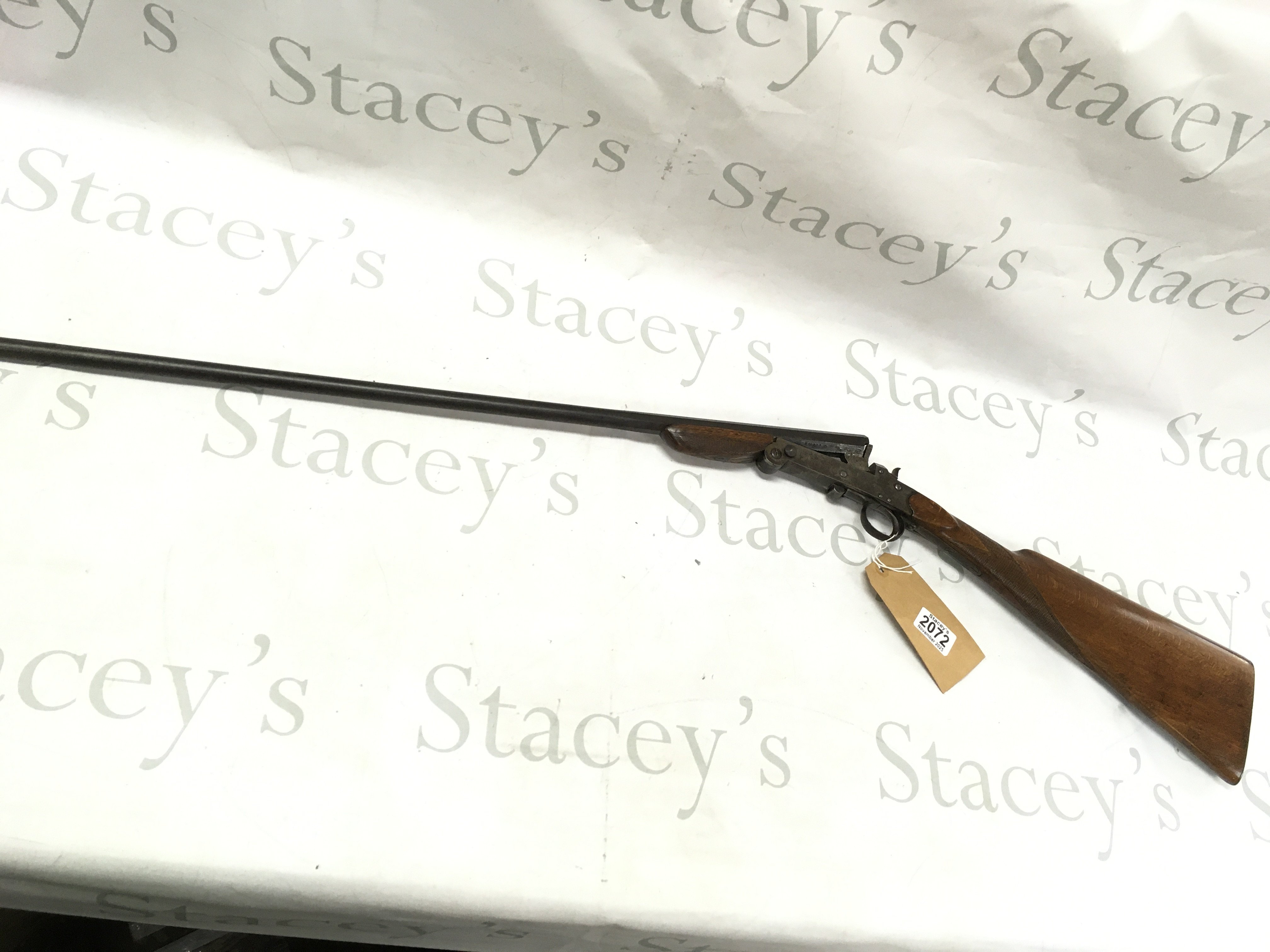 A poachers type folding .410 single barrel shot gun. 27.5inch barrel 42 inches overall. A FIREARMS OR SHOTGUN LICENSE IS REIRED TO BUY THIS LOT VIEWING AND AFTER SALE COLLECTION BY APPOINTMENT ONLY.