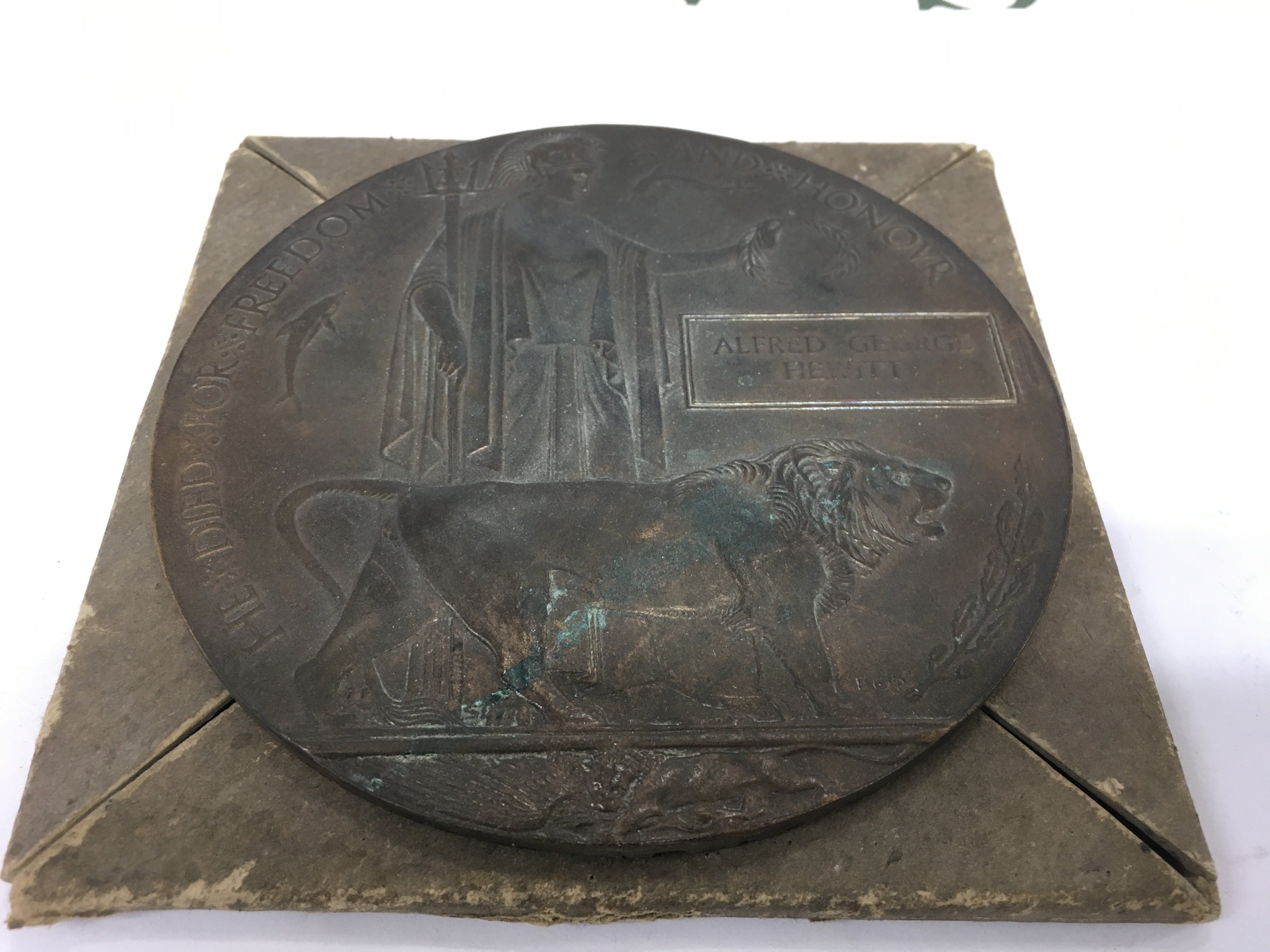 A WW1 Death Penny in memorium of Alfred George Hewitt. Shipping category B.