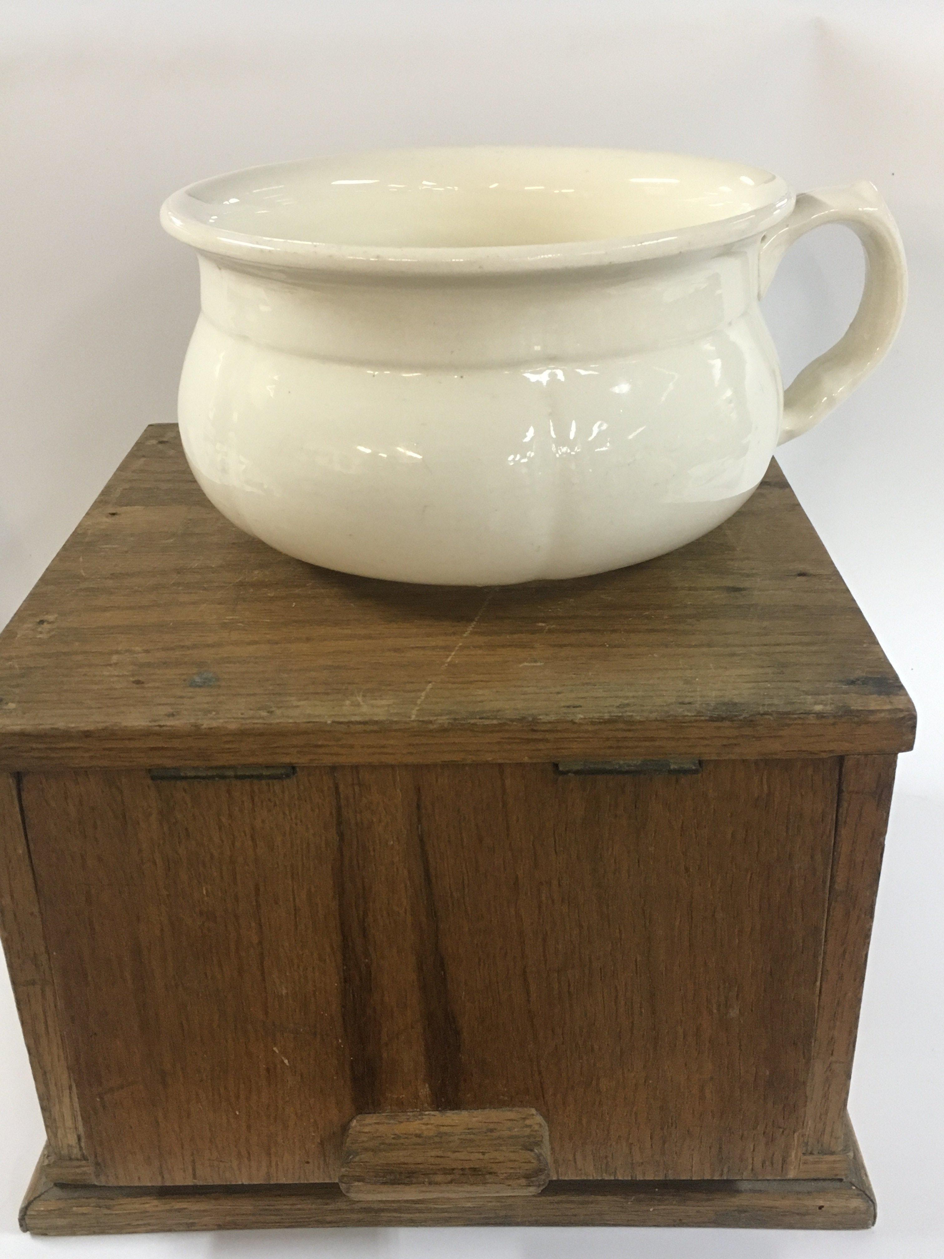 A Maritime artefact, very rare to find Union Castle line ships cabin Gazunder in original box . 25cm wide.