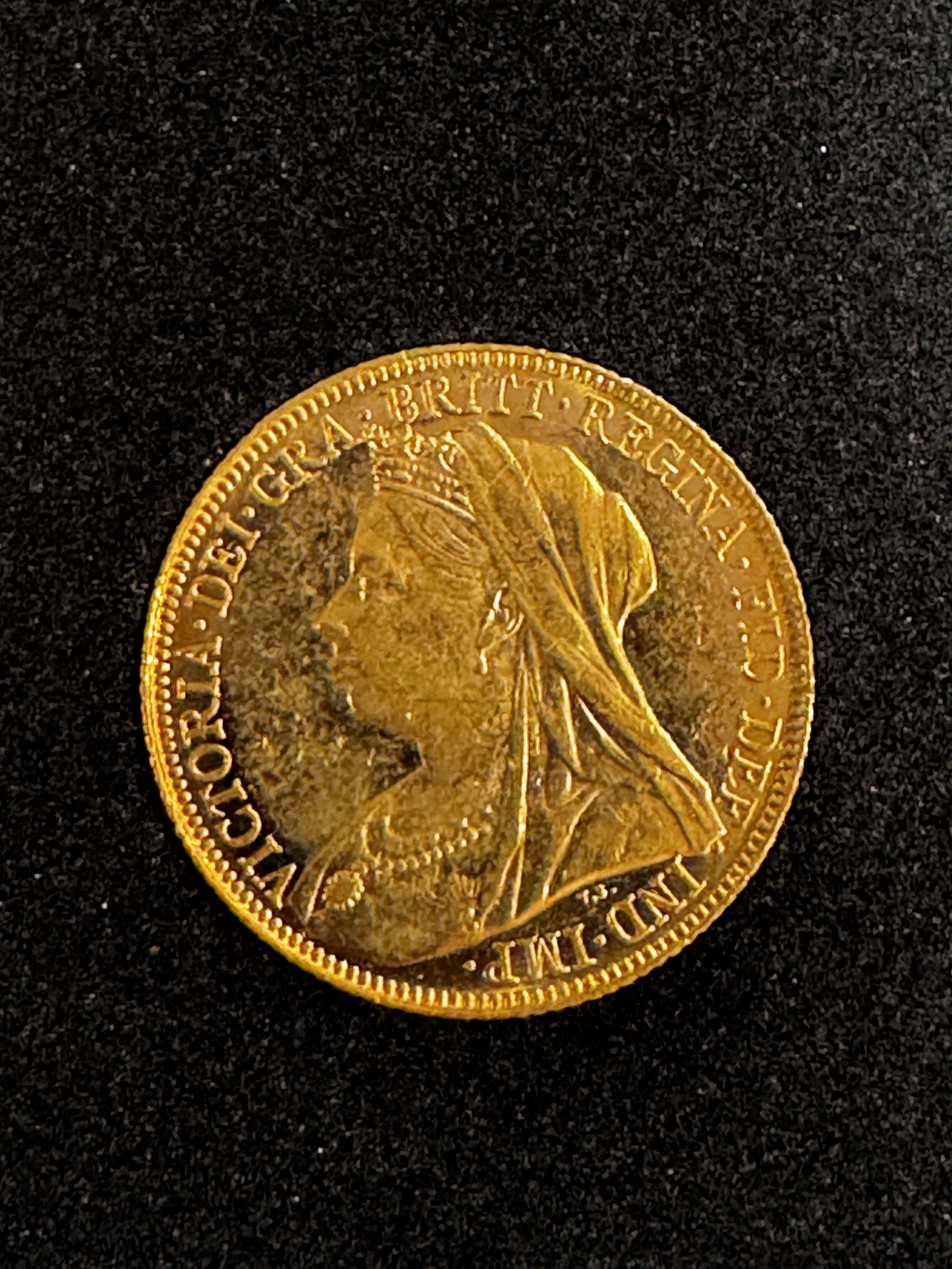 1900 Queen Victorian veiled head Melbourne mint full sovereign (A)