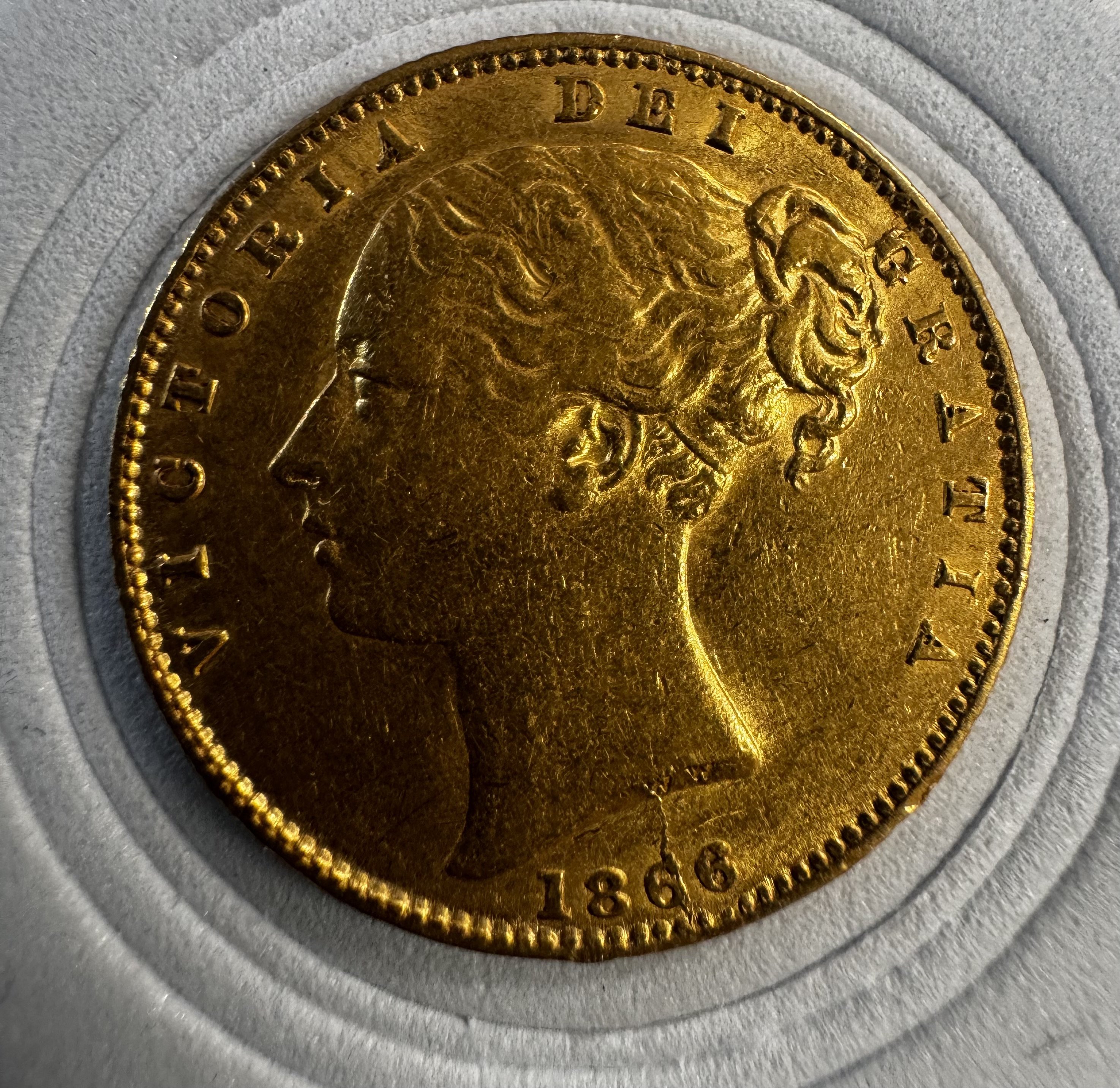 1866 Queen Victoria young head full sovereign, die number 68 (error die). (A)