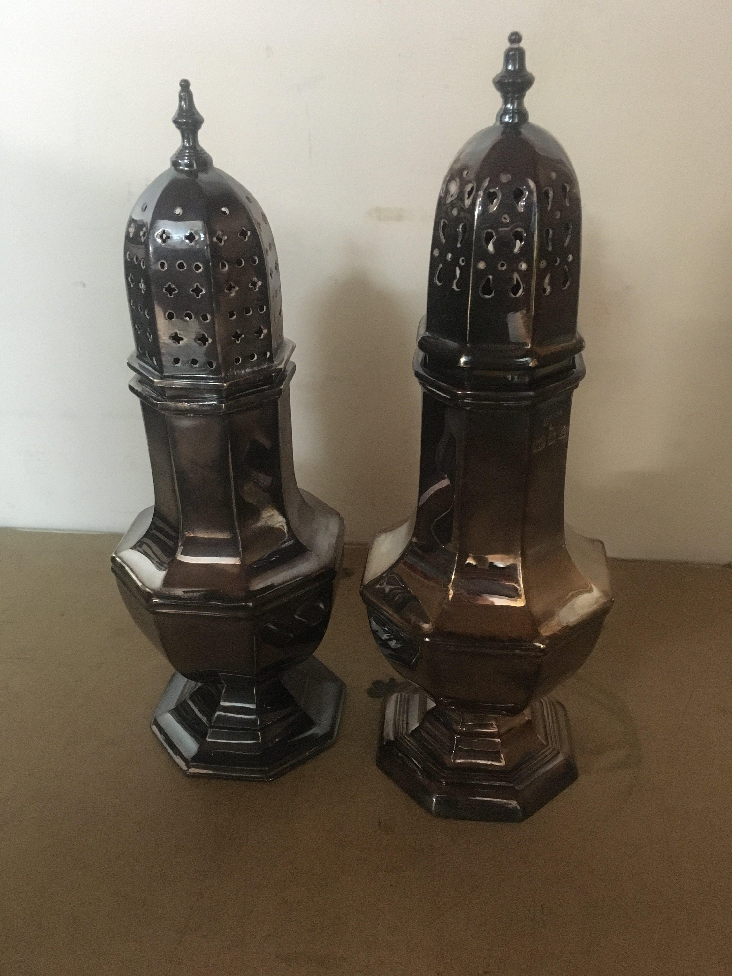 Two silver sugar casters 363 grams.