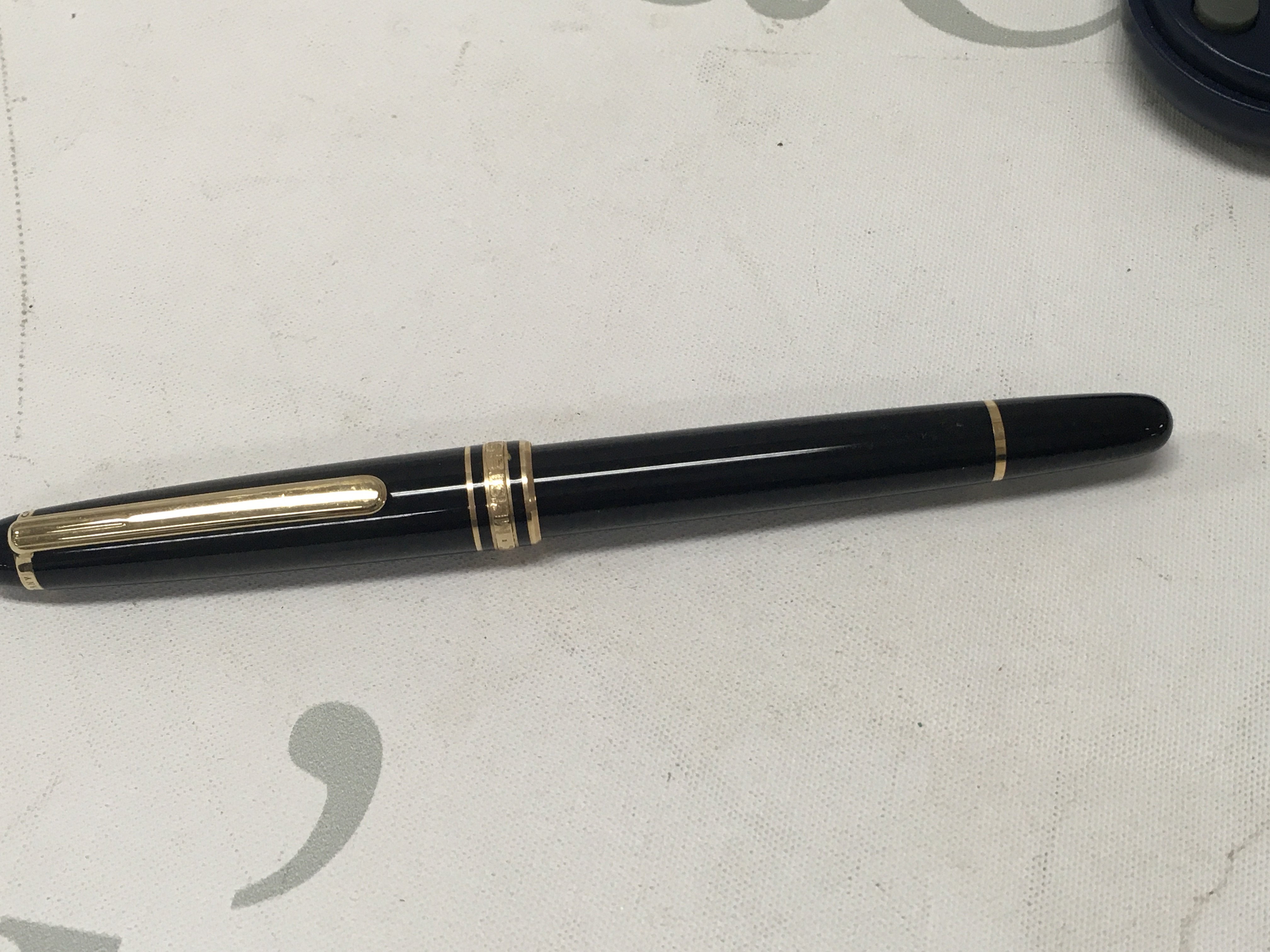 A meisterstuck Rollerball pen .