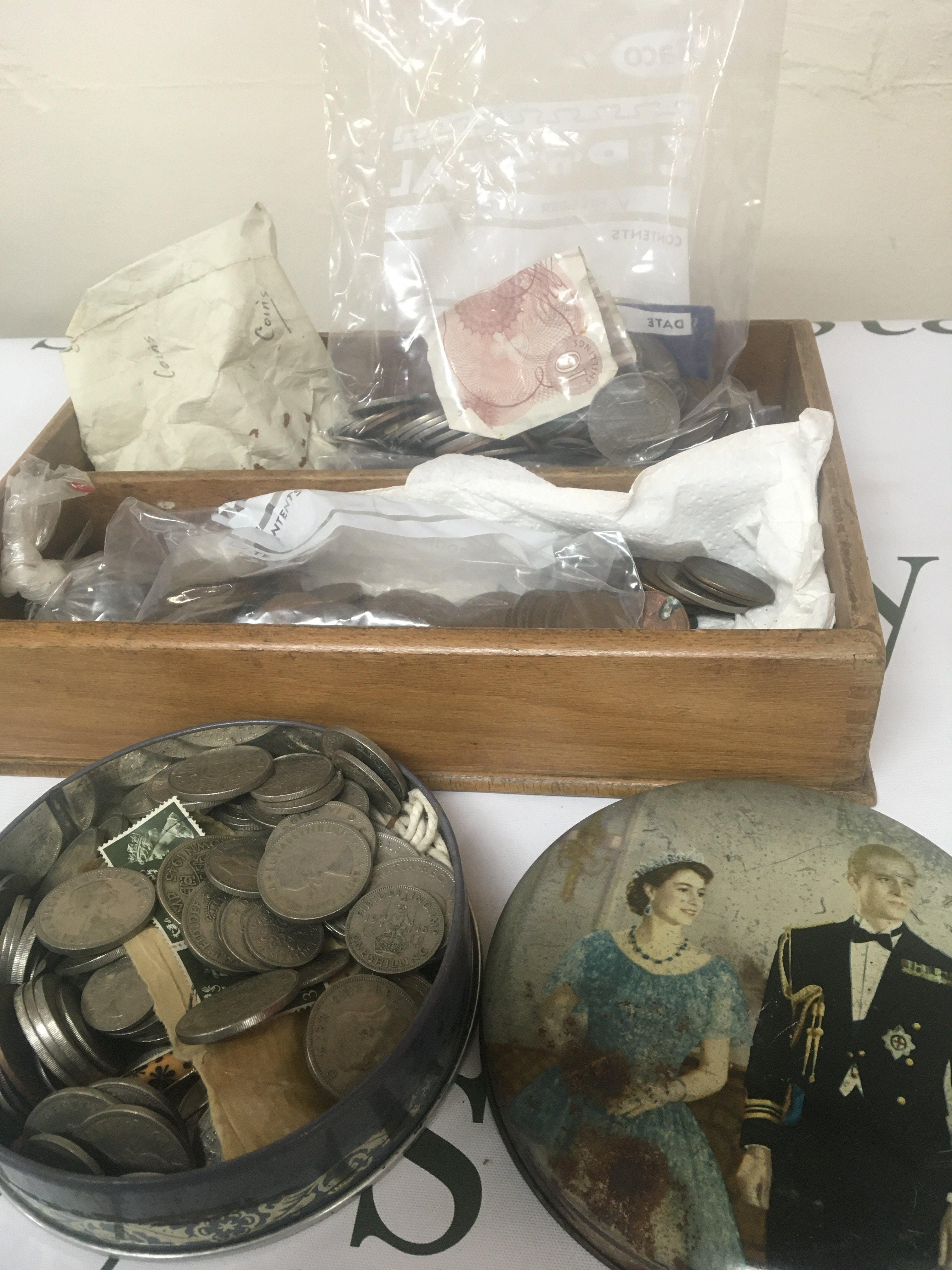 A collection of mixed used circulated coinage.