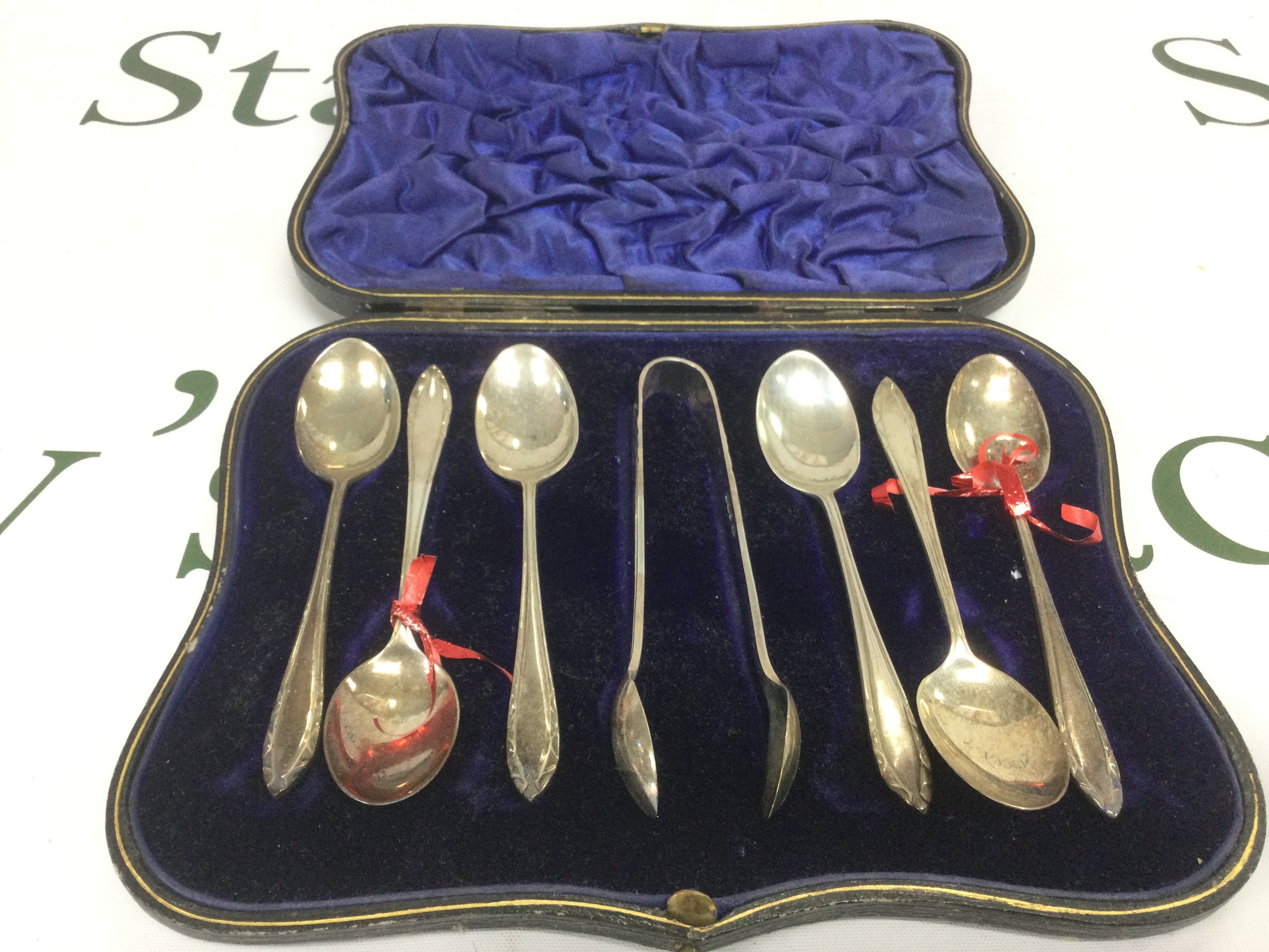 A cased set of silver teaspoons. Shipping category B.