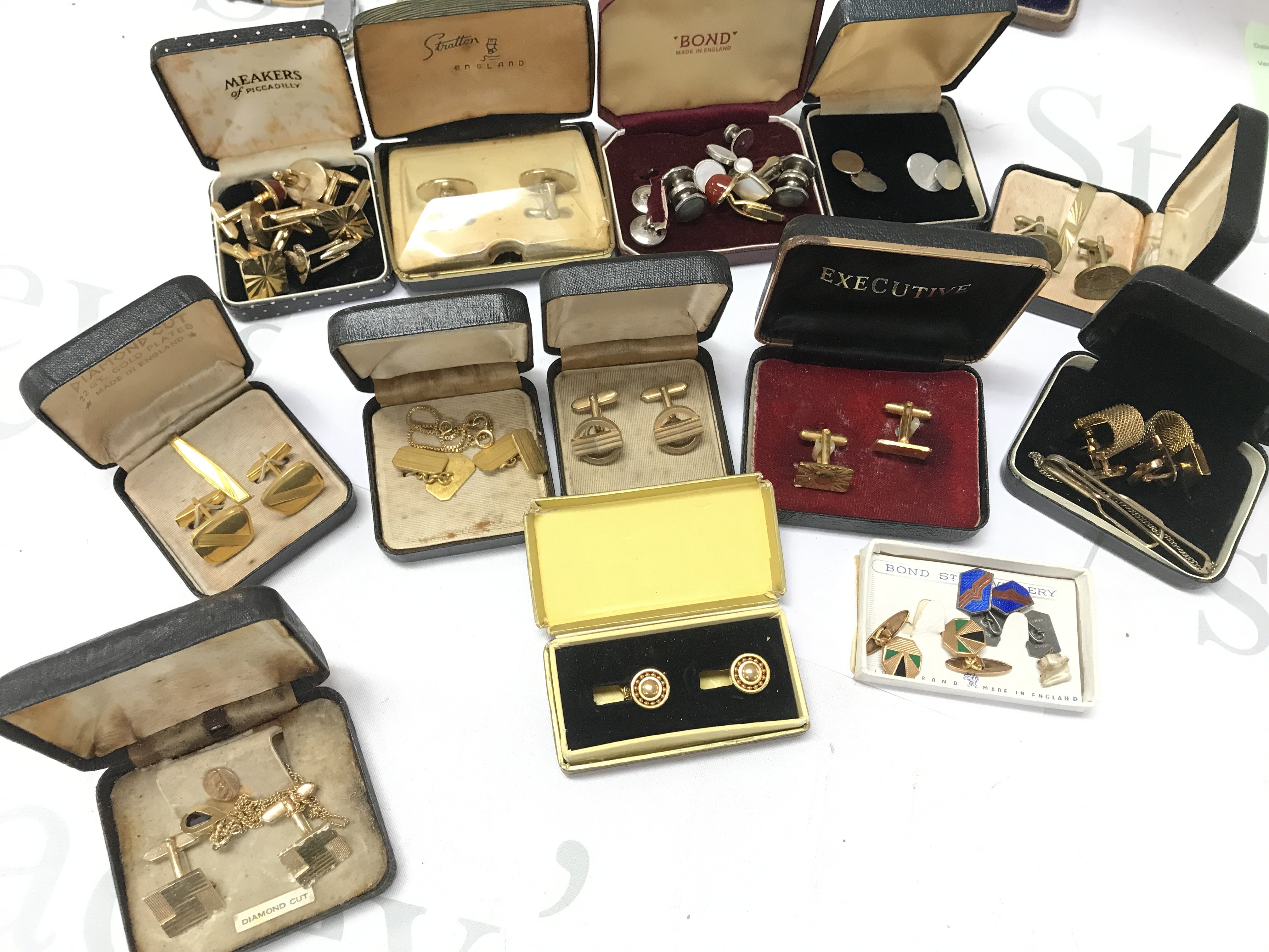 Boxed cufflinks , postage category B