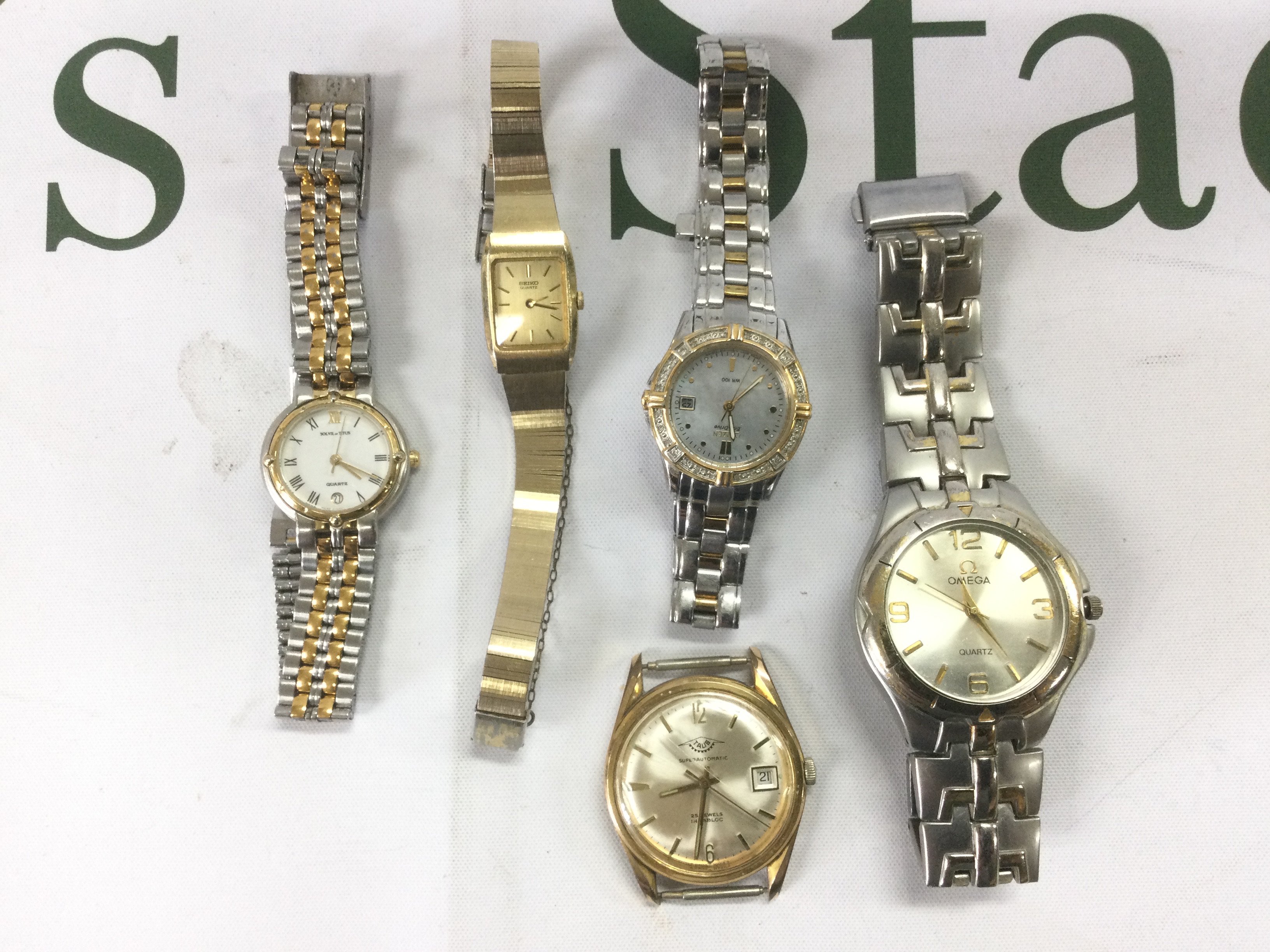 Five various watches. Shipping category A.
