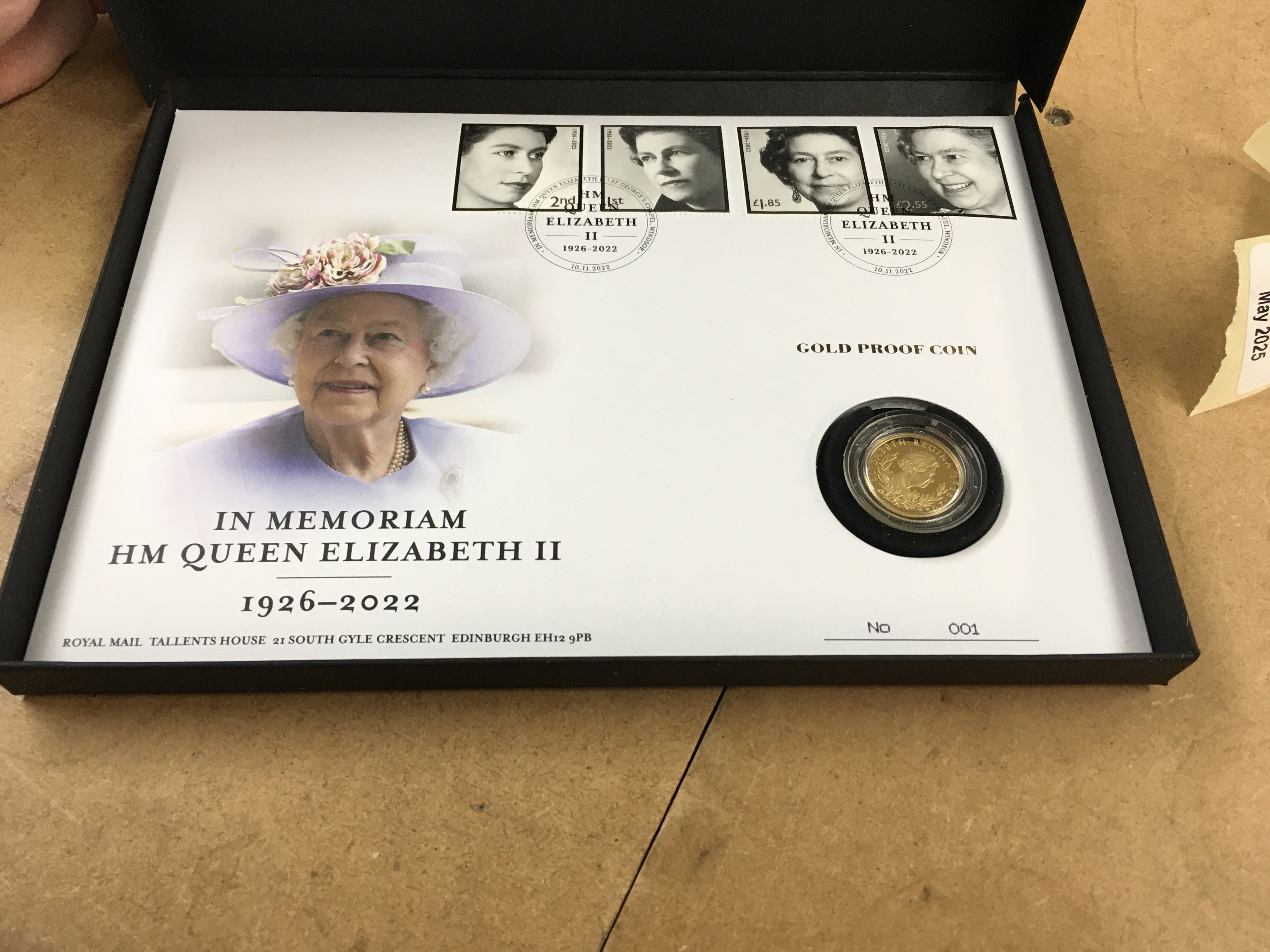 Gold proof coin in memory of Queen Elizabeth II. Limited addition number 1