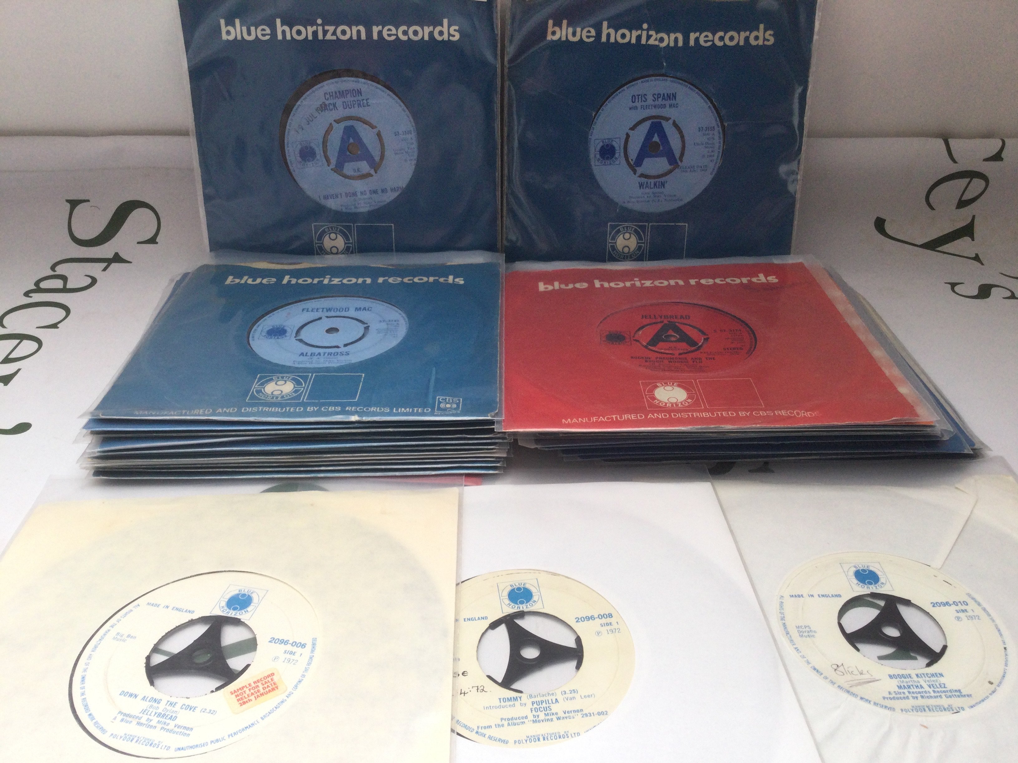 A collection of Blue Horizon 7" singles including promo discs. Various artists including Fleetwood Mac, Focus, Otis Spann and others.