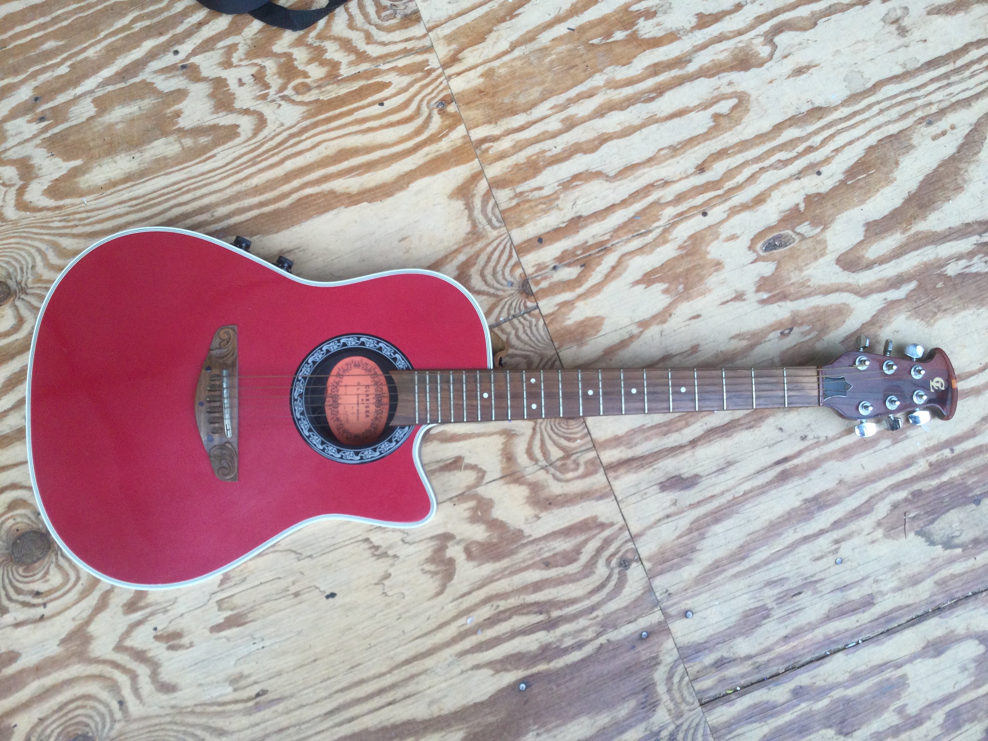 A CL Clarissa G-700EL electro acoustic guitar. Comes with a soft padded case.