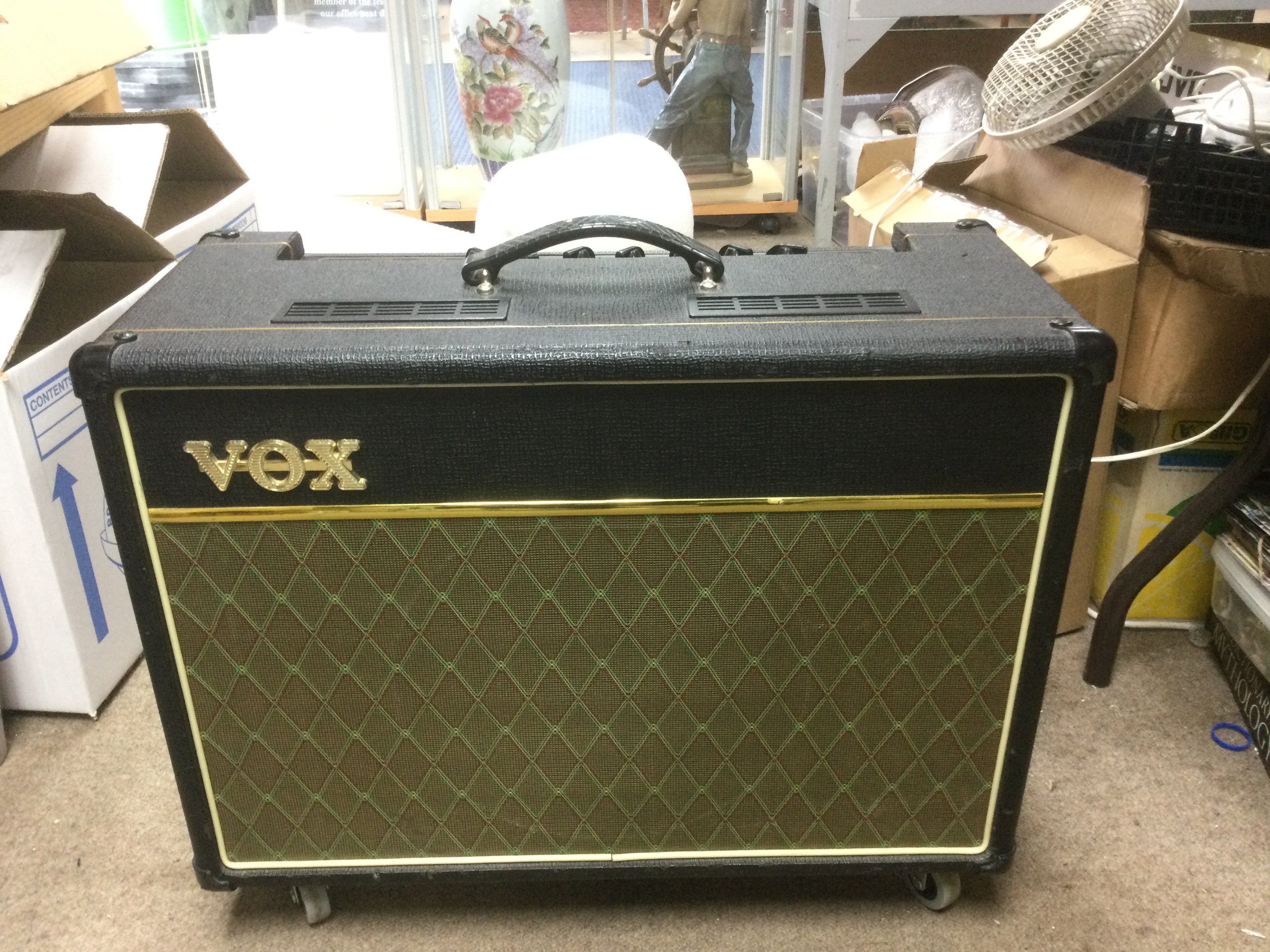 A Vox AC15 valve guitar amplifier.