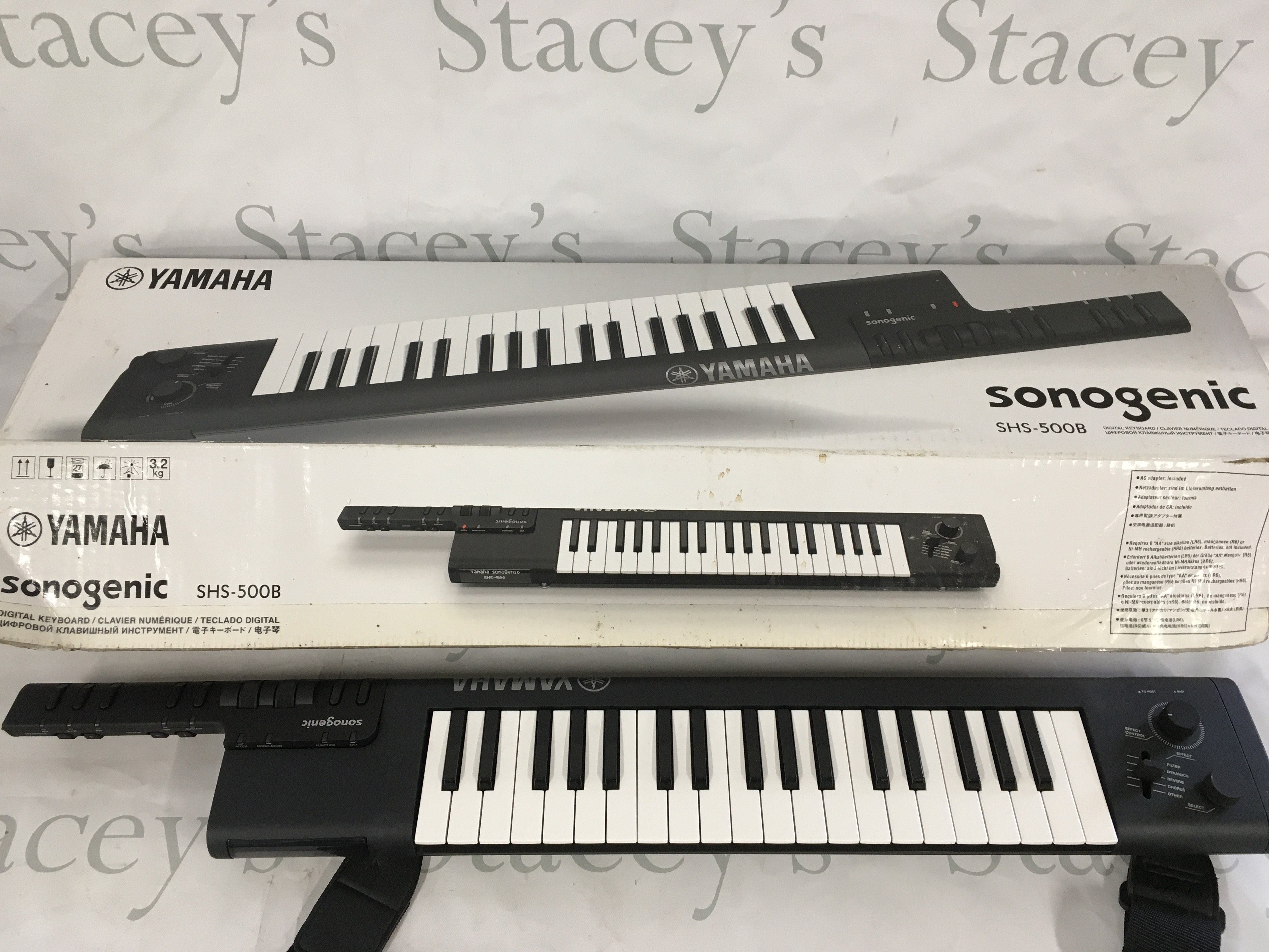 A boxed Yamaha Sonogenic SHS-500B keytar.