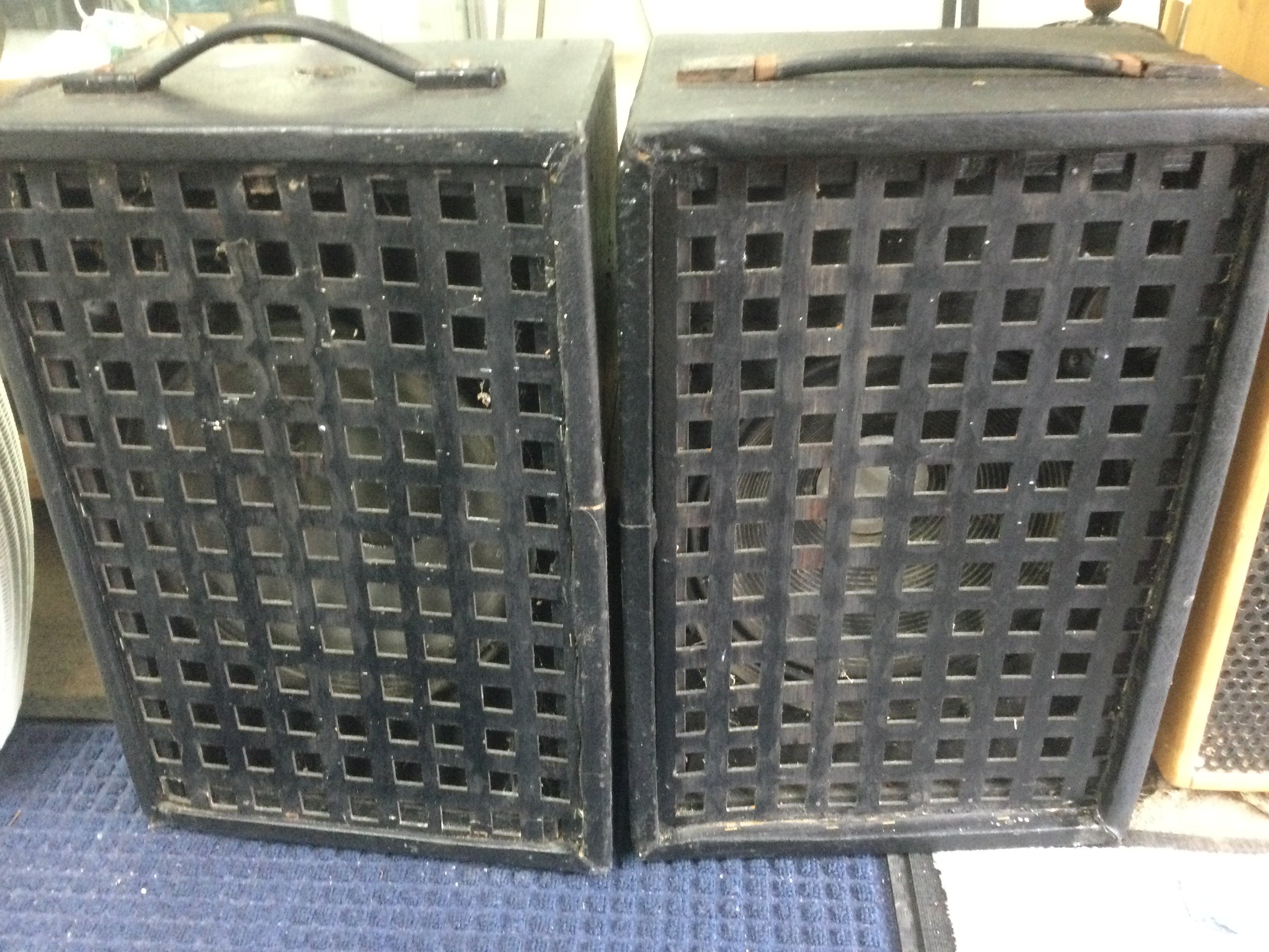 A Peavey Dynamix Stage 660 P.A. amp head and a pair of speakers (3).