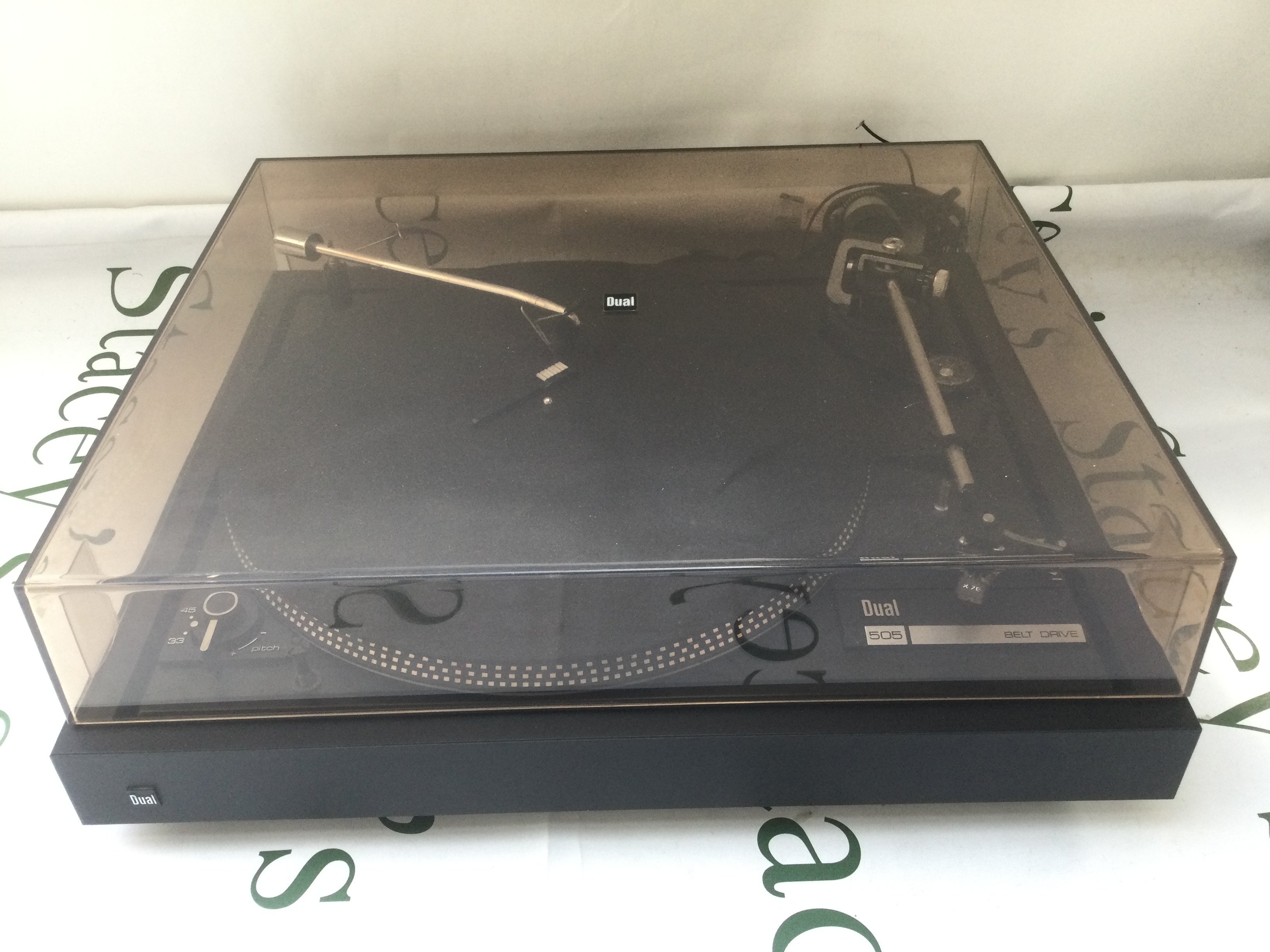 A Dual 505 belt drive turntable.