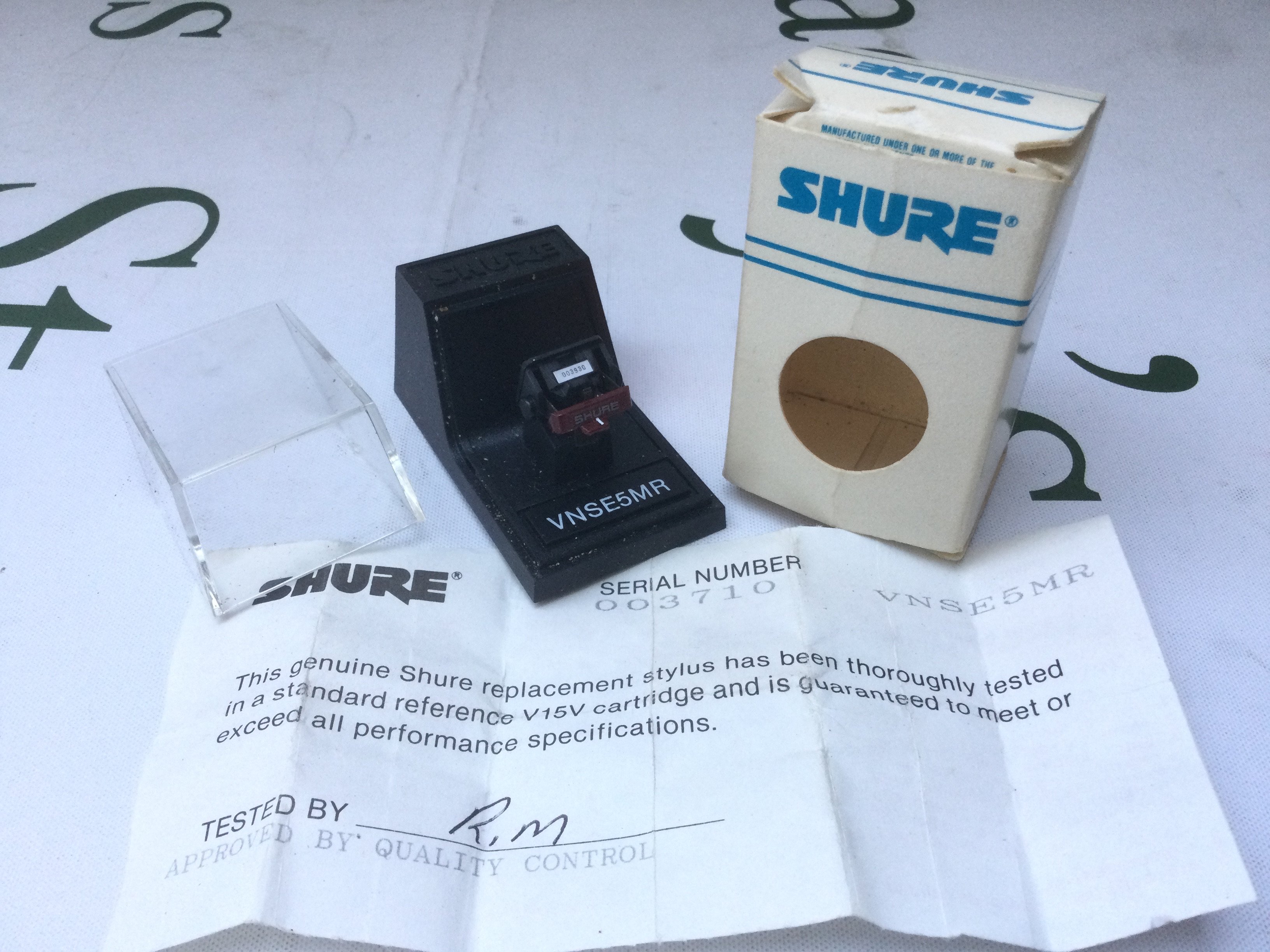 A boxed Shure VNSE5MR stylus.
