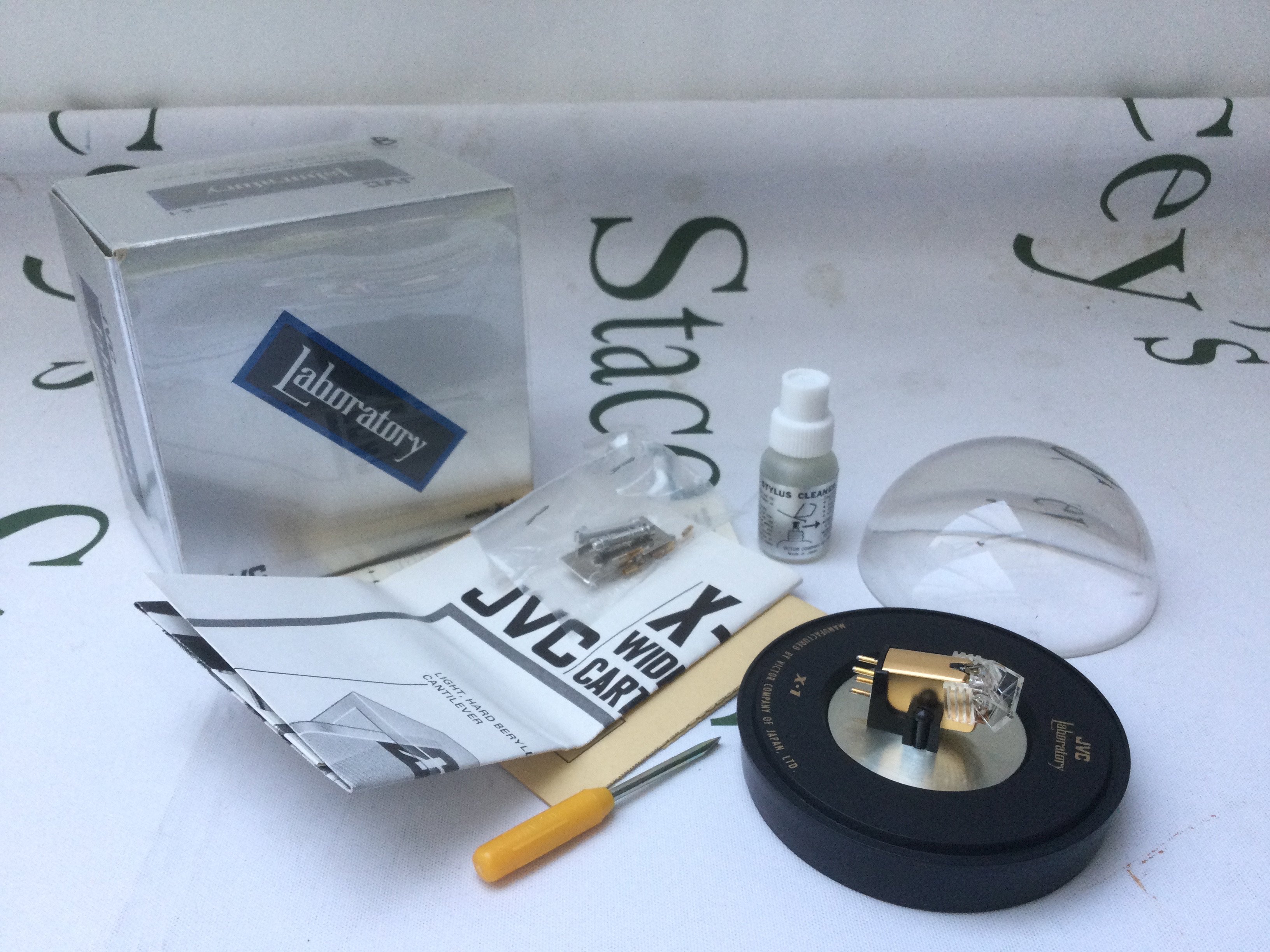A boxed JVC Laboratory Model X-1 HiFi stereo cartridge, complete set.