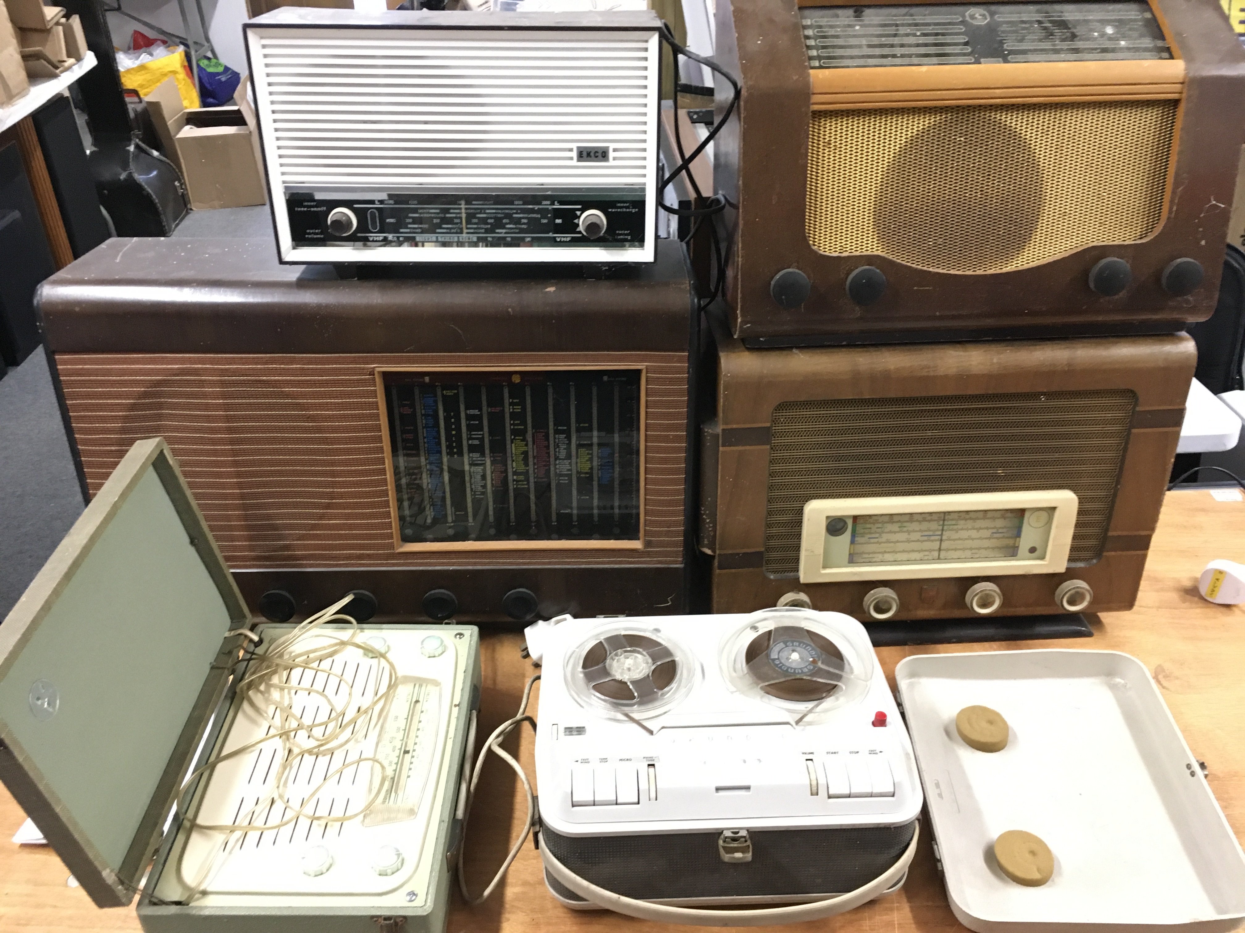 Five circa 1930s and later radios and a Grundig TK14 reel to reel machine (6).