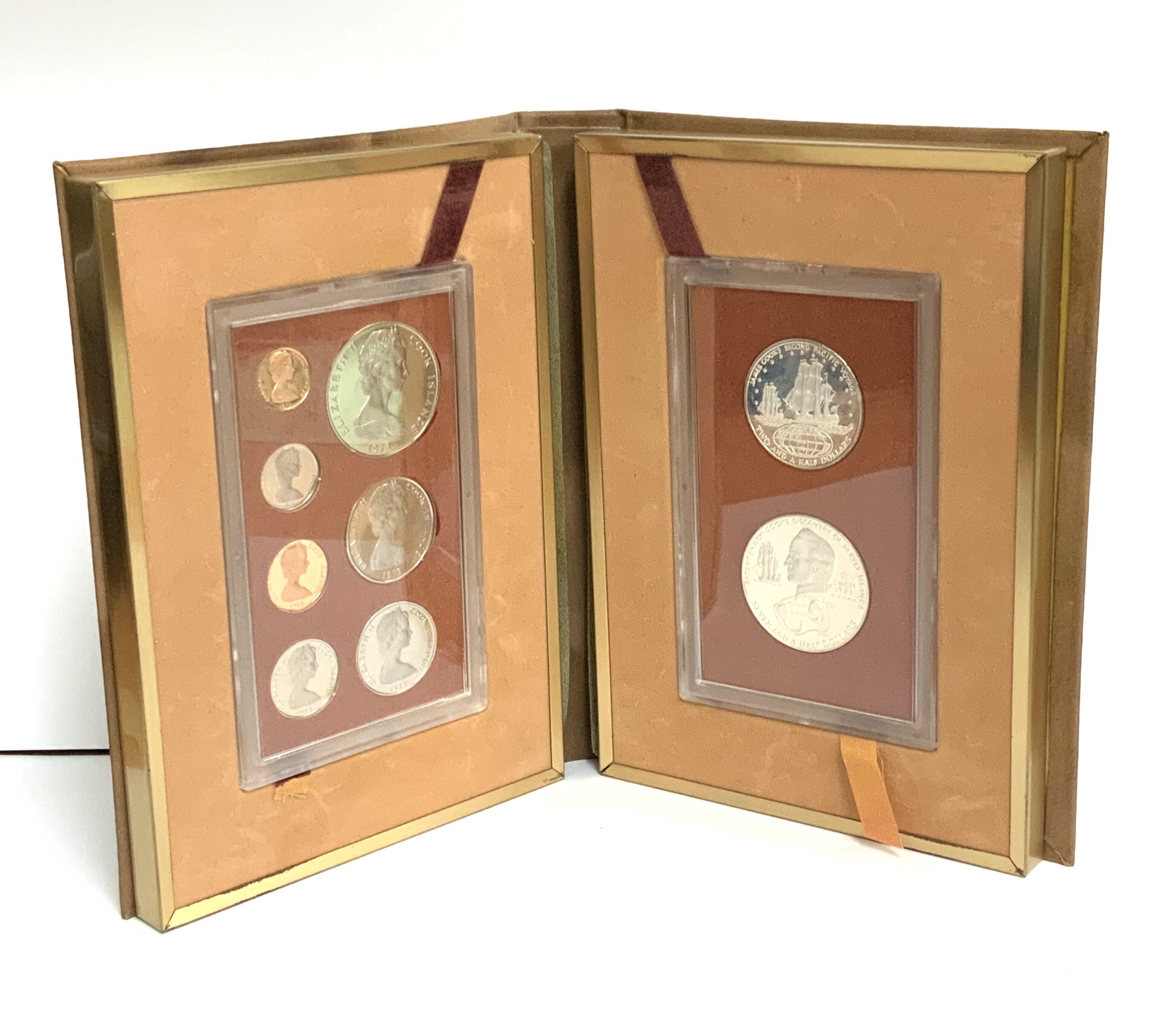1973 Cook Island coinage. Cased. (A)