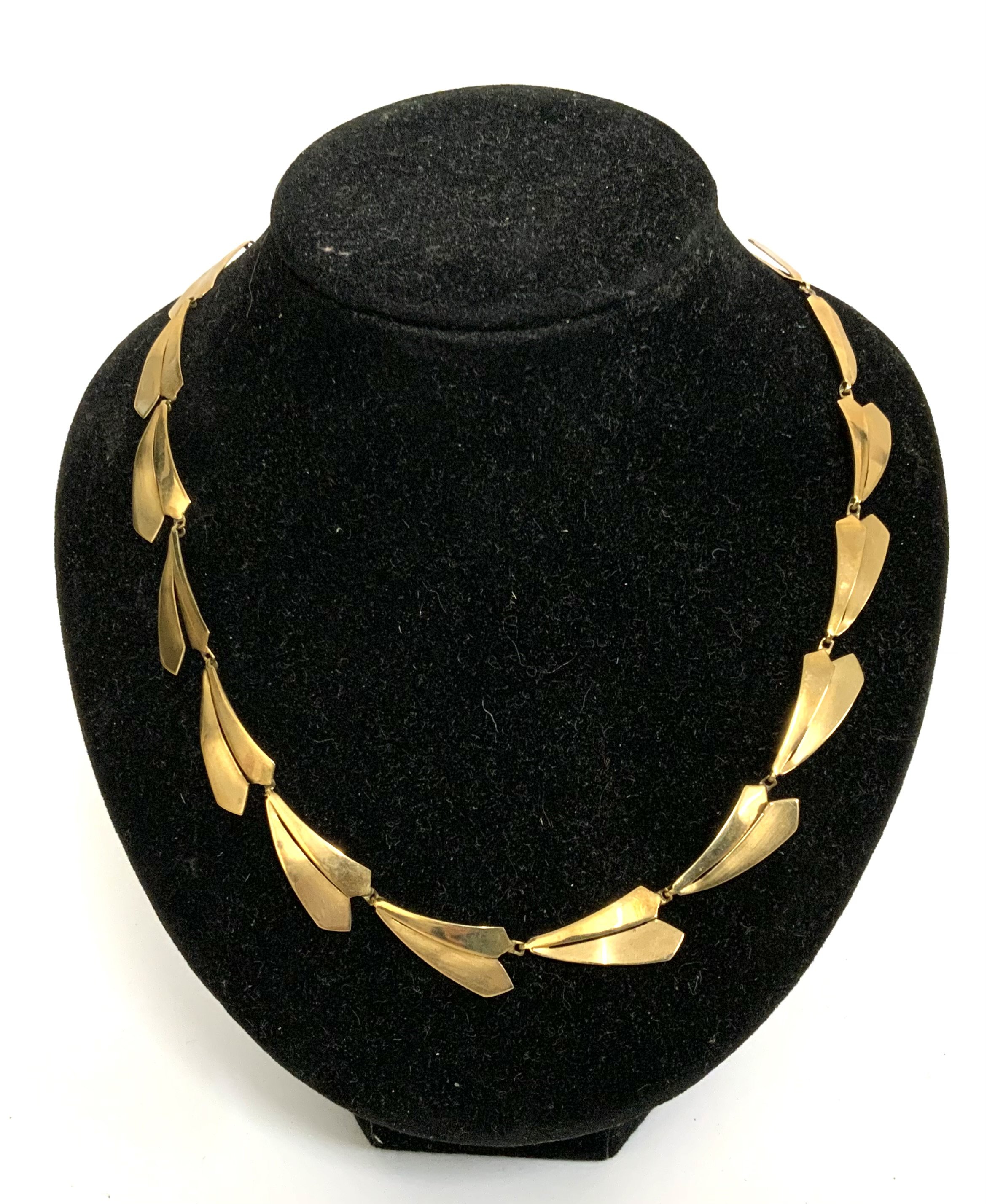 A 1950s 9ct gold necklace, 11.4g. (A)