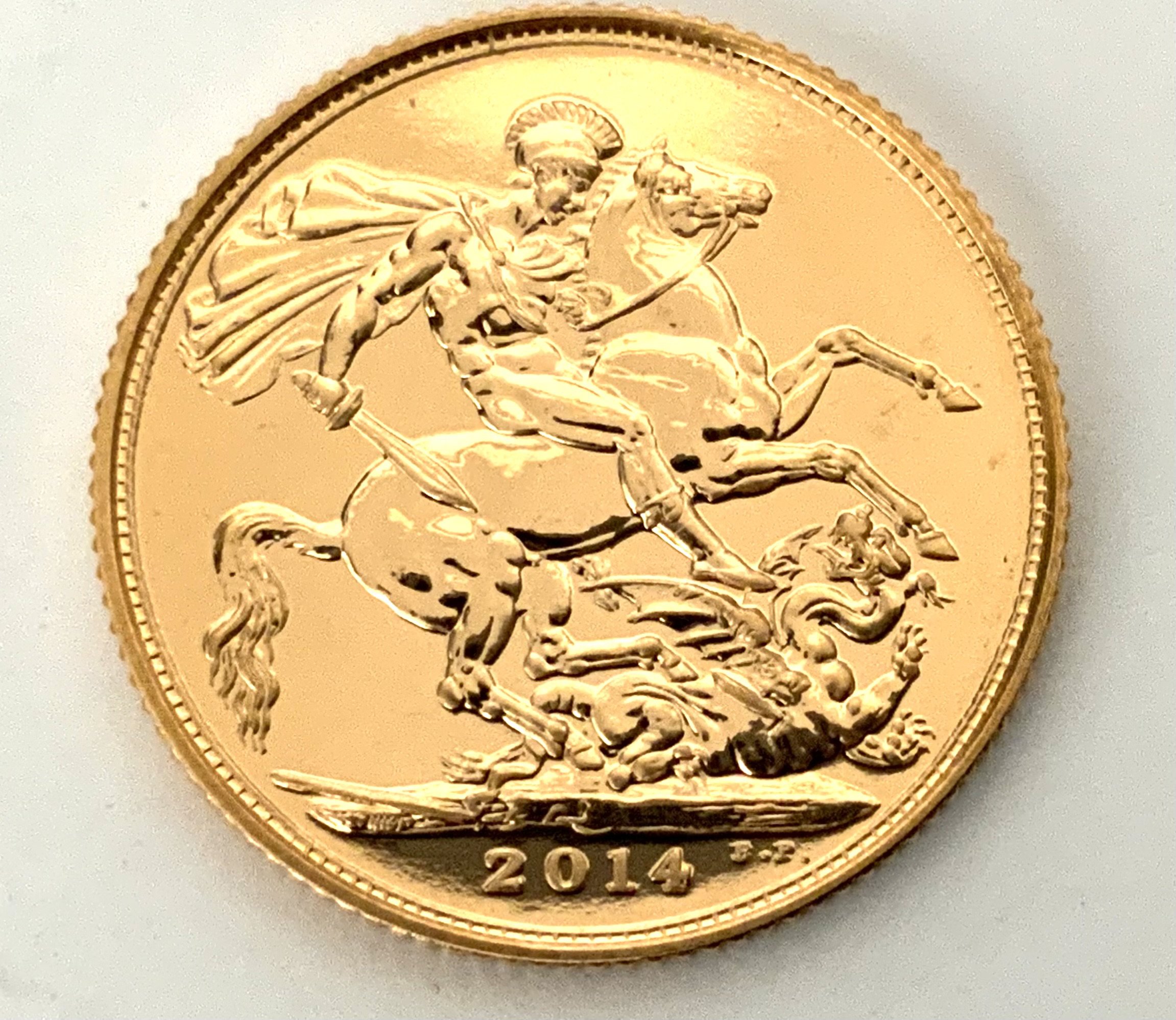 Queen Elizabeth II 2014 Full Uncirculated sovereign. (A)