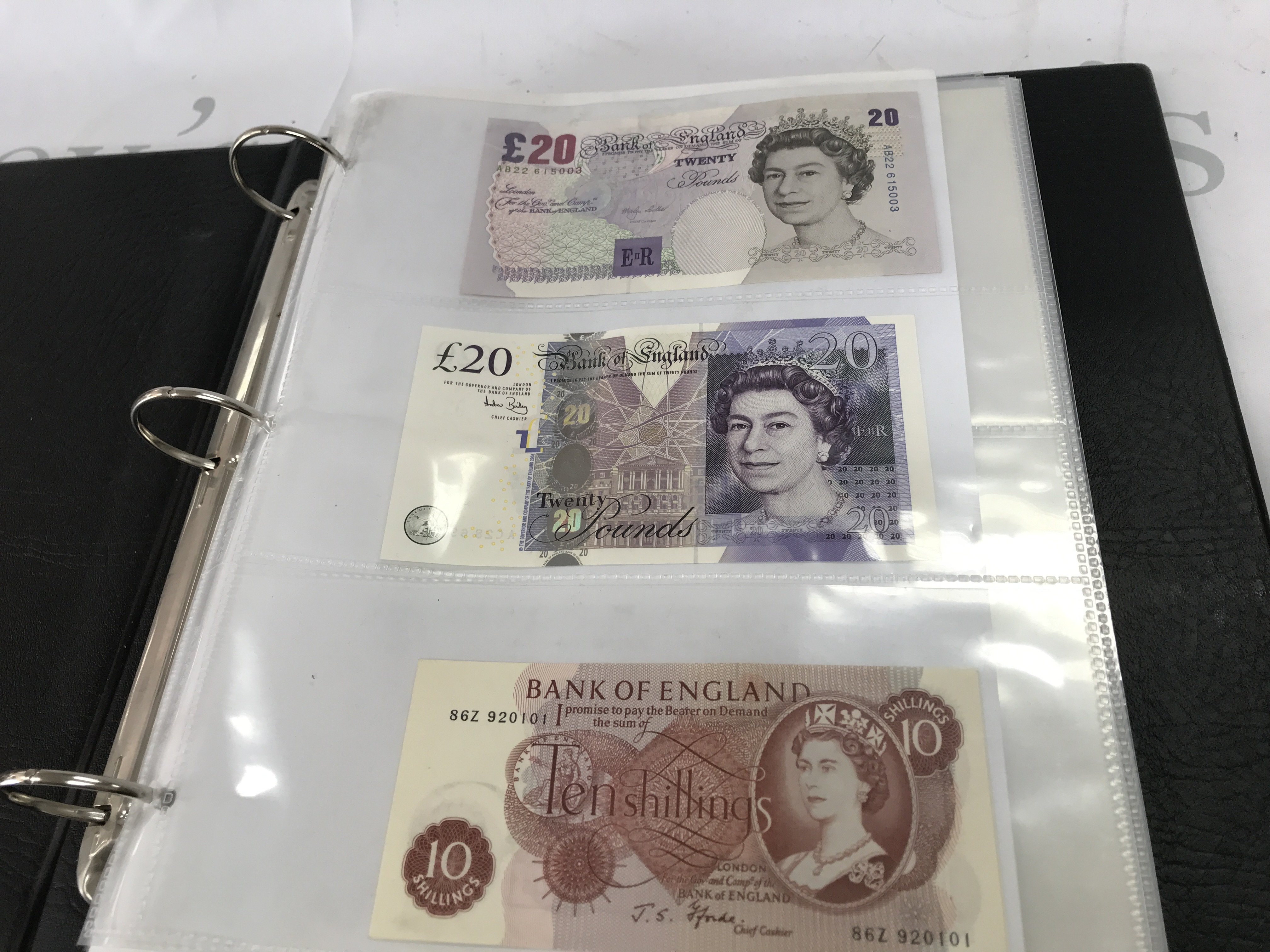 An album of bank notes including a number of &#2013265932&#2013265922&#20132662751 notes.