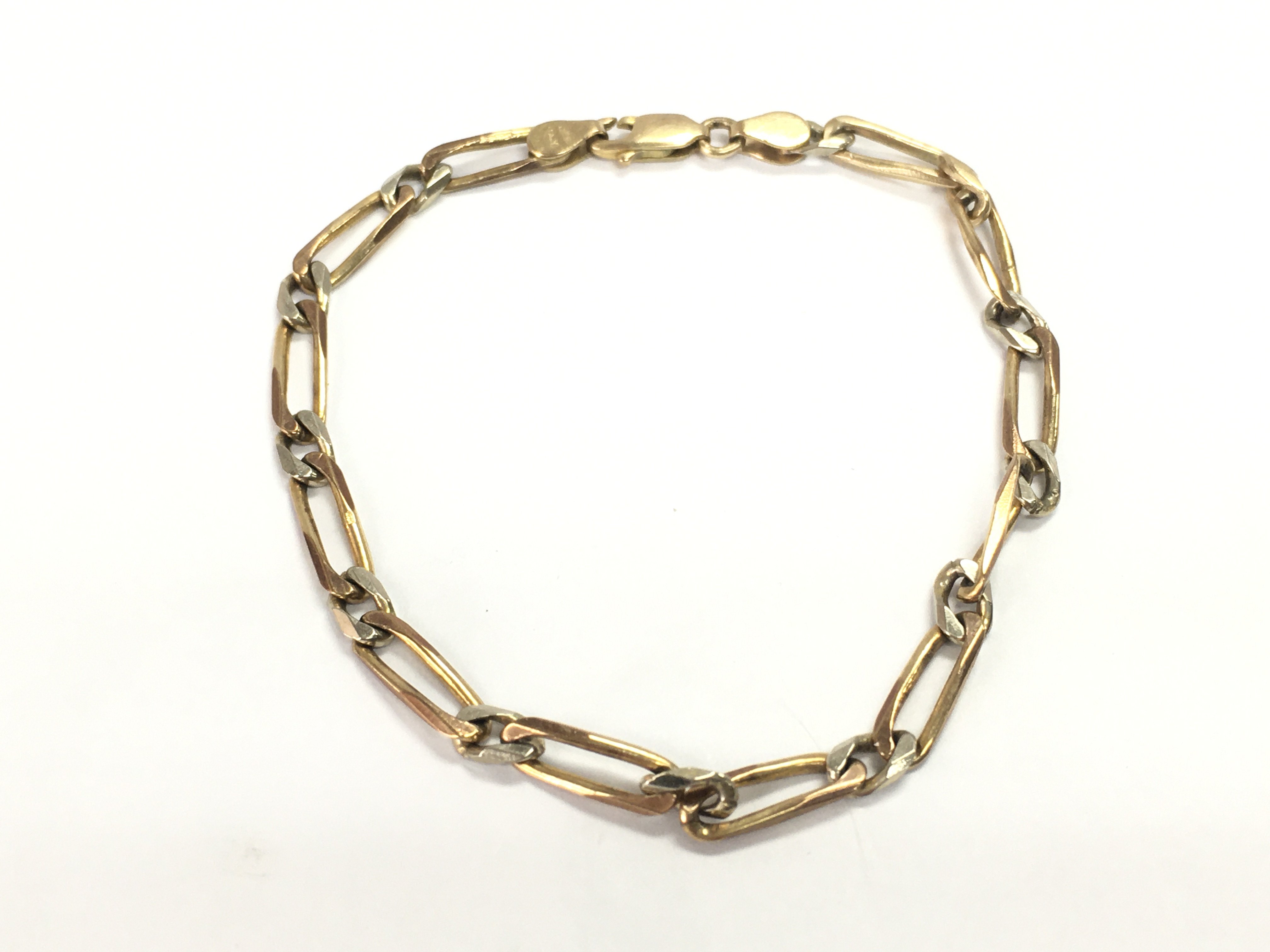 A 9ct gold open link bracelet. 6.42g Postage A