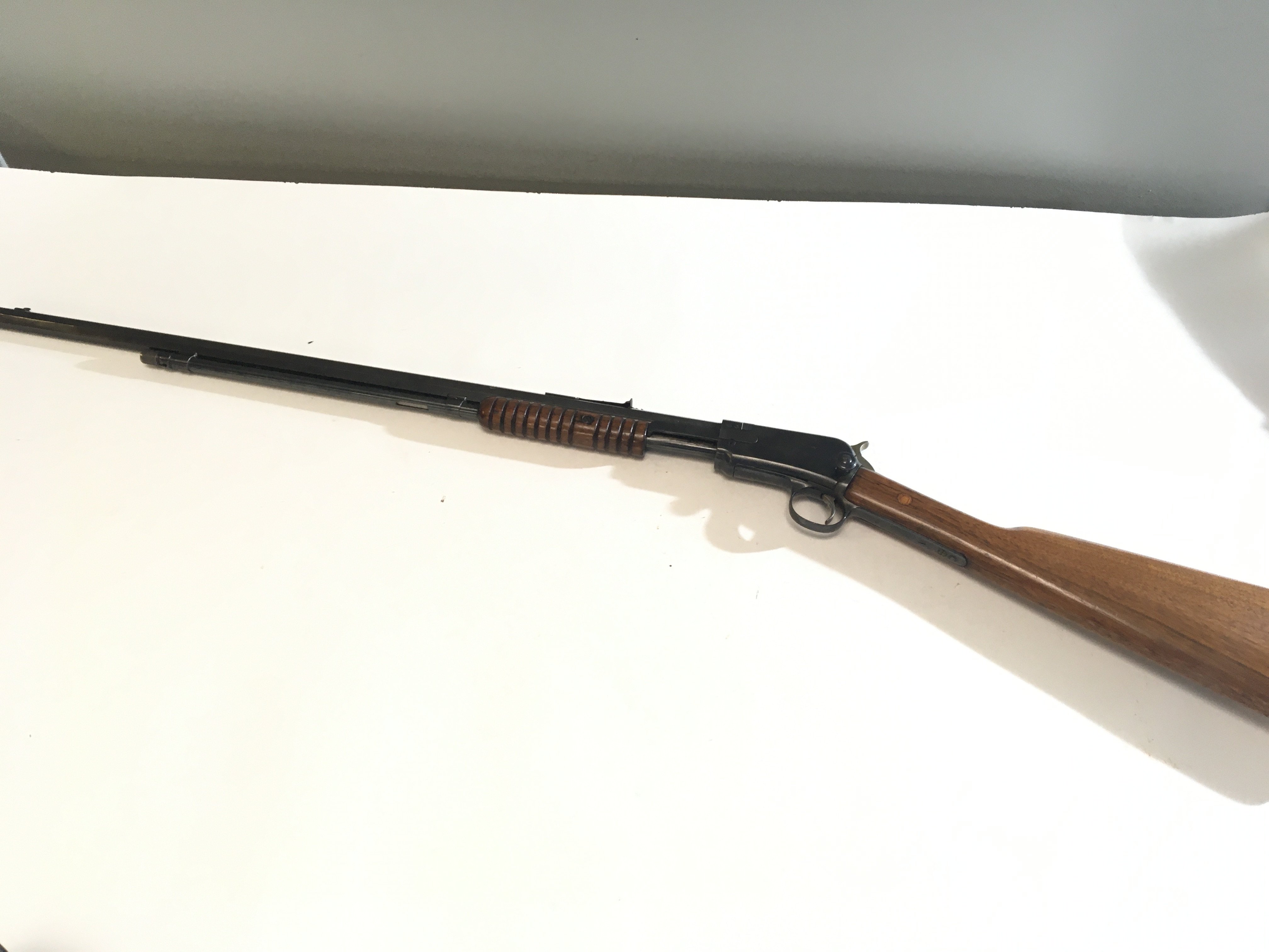 A Winchester American Rifle Model 90 .22 caliber with date of May 30 1911 nice condition octagonal barrel fully functional. serial number 33601 PLEASE NOTE A FIREARMS LICENSE IS REQUIRED TO BUY THIS LOT VIEWING AND COLLECTION BY APPOINTMENT ONLY.