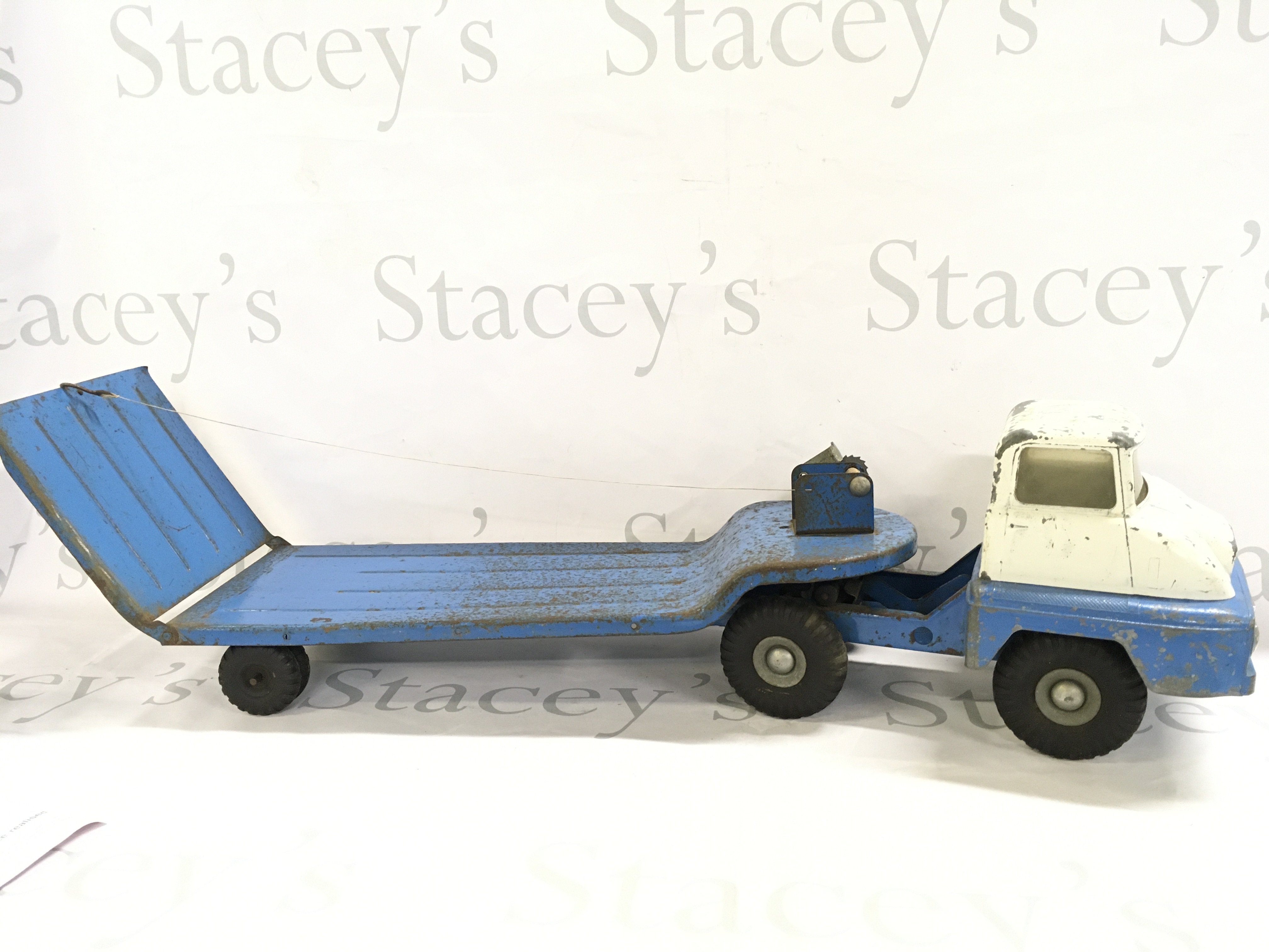 A Tri-Ang Large Thames Trader Articulated Low Loader.