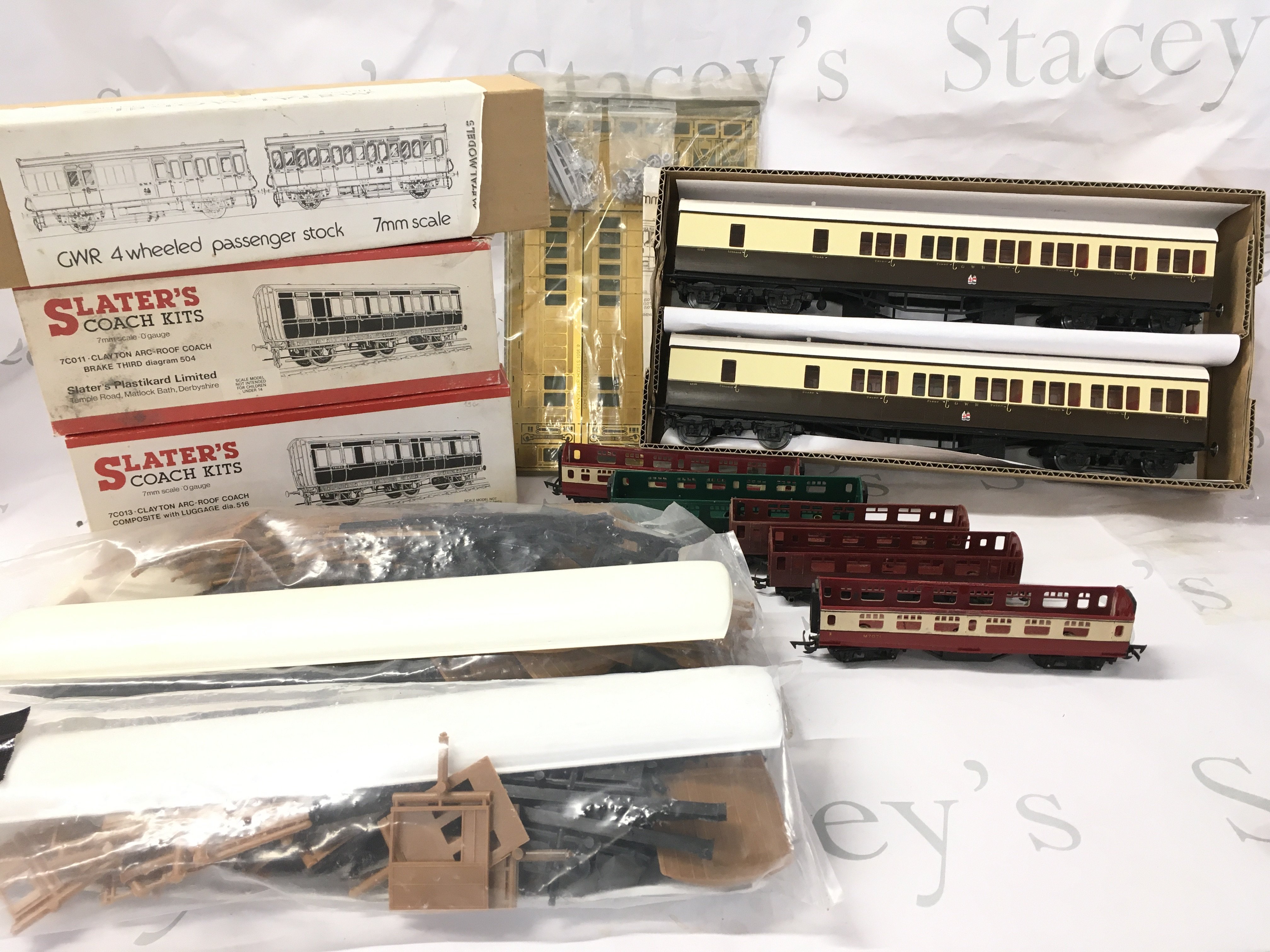 A Collection of Unbuilt And Loose 0 Gauge And 00 Model Kits.No Reserve.