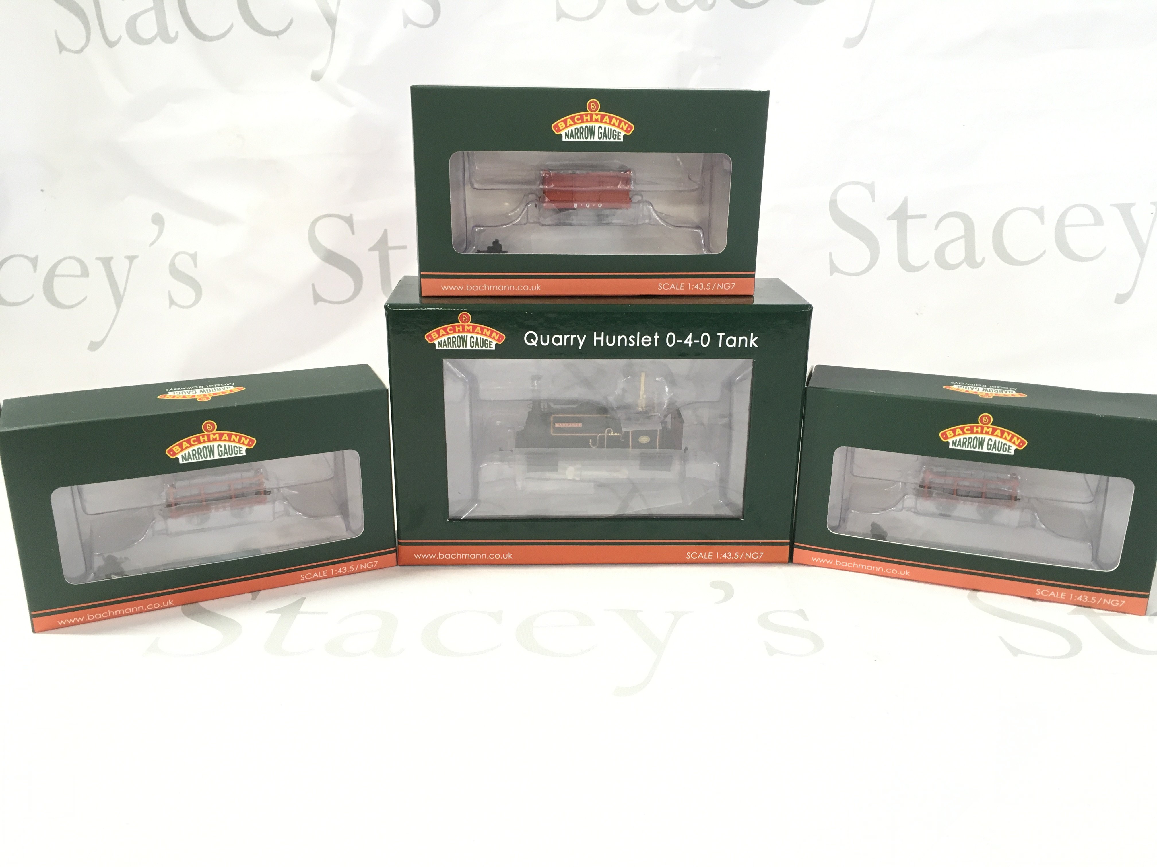 A Boxed Bachmann Narrow Gauge Quarry Hunslet 0-4-0 Tank. And 3 Coal Wagons.