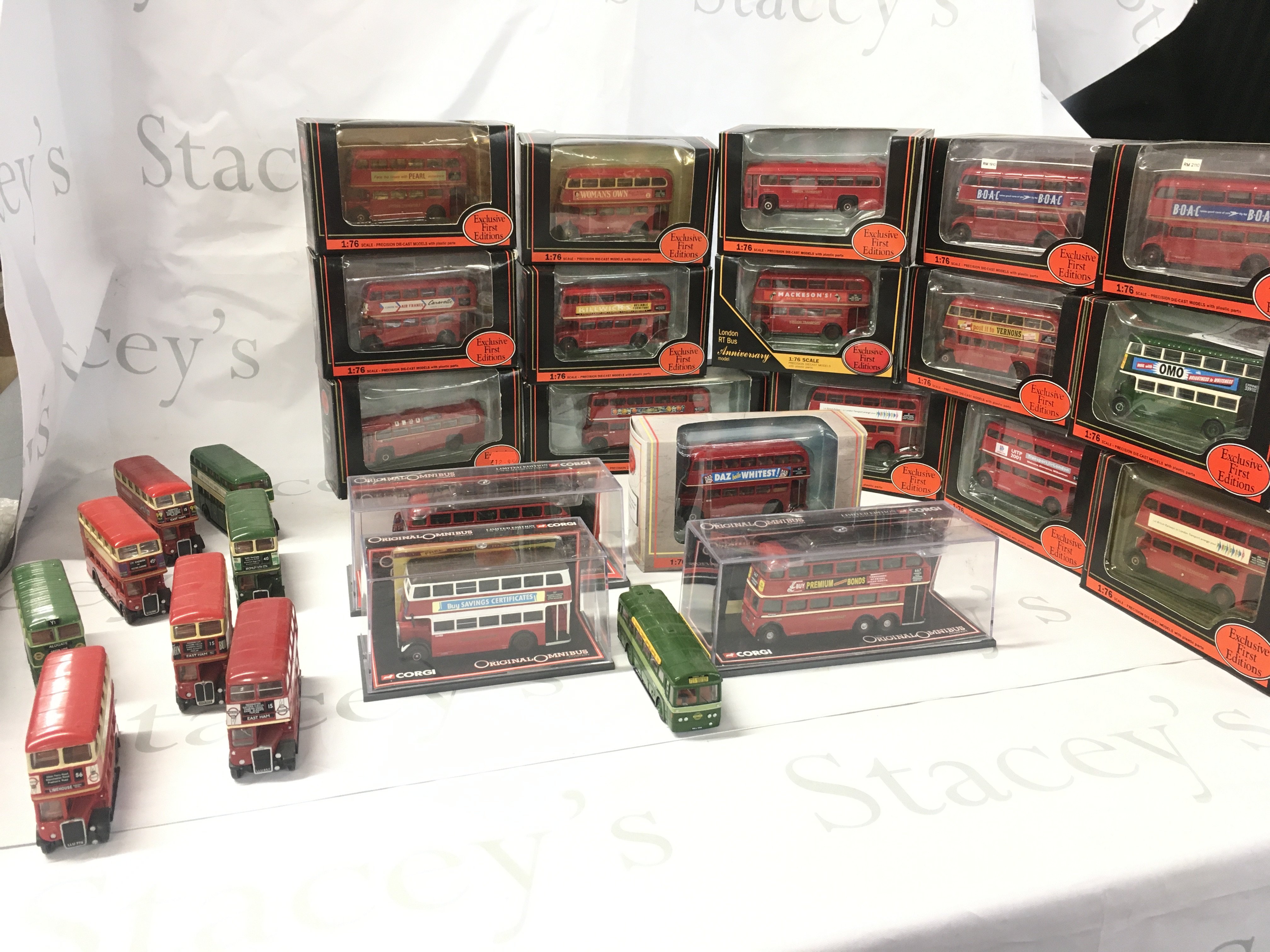 A collection of boxed Diecast model buses in London Transport livery by EFE. Also includes an additional 9x loose buses. No reserve