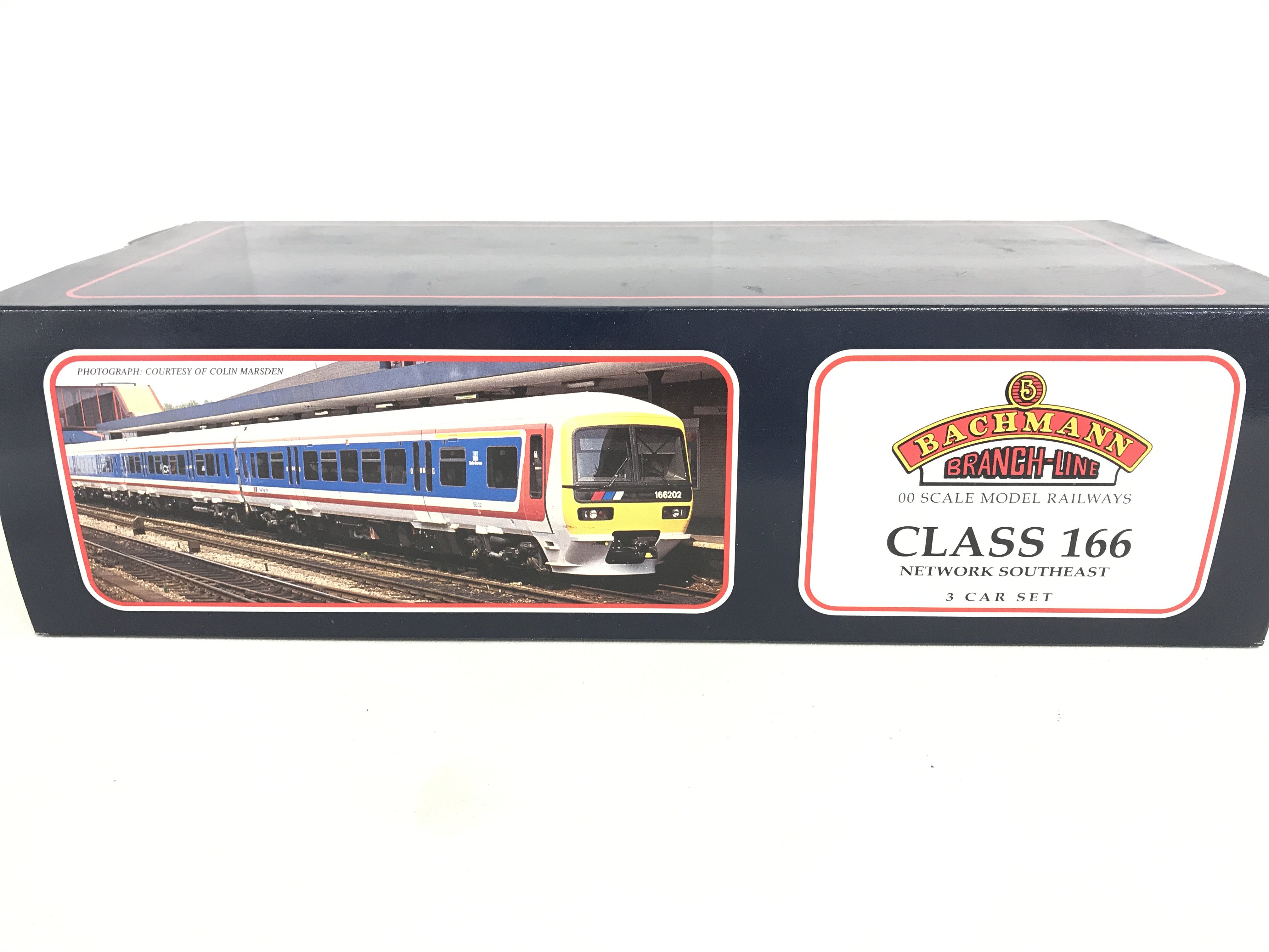 A Boxed Bachmann 00 Gauge Class 166 Network Southeast3 Car Set #31-025.