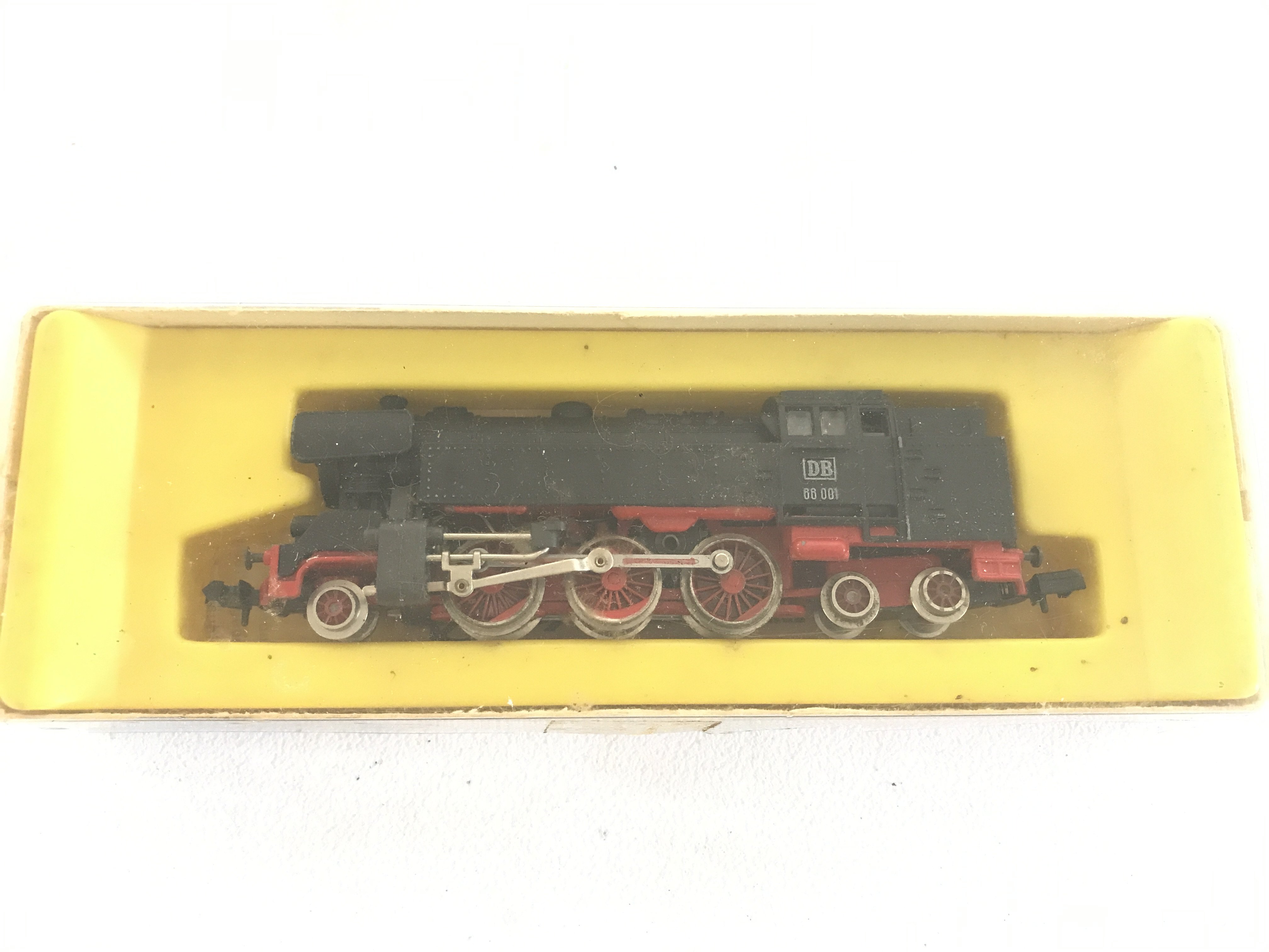 A Boxed Arnold Rapido N Gauge Class 66 DB 2-6-4 Steam Engine. #0220.