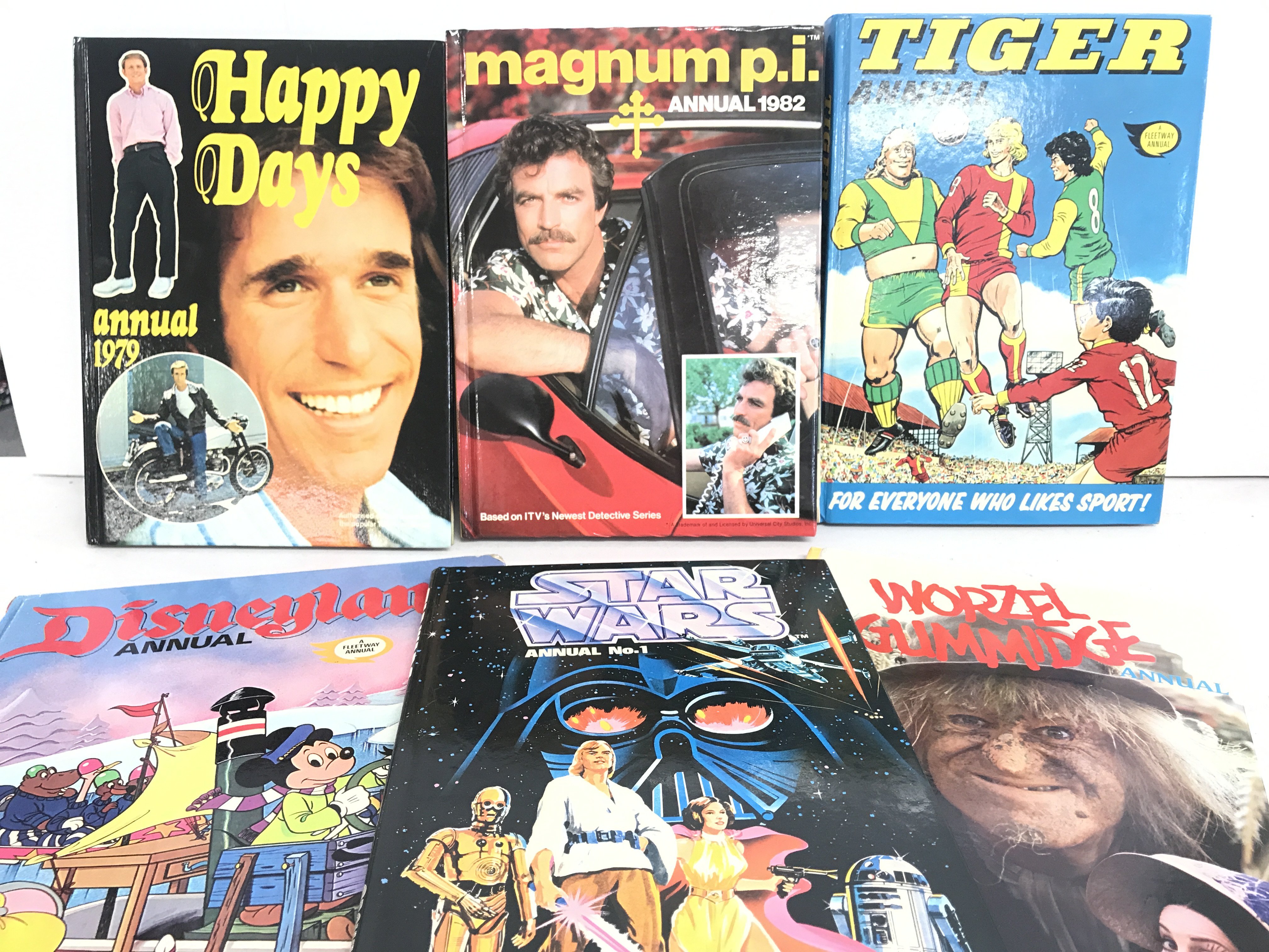 A Small Collection Of Chidren Annuals Including A Star Wars #1. No Reserve.