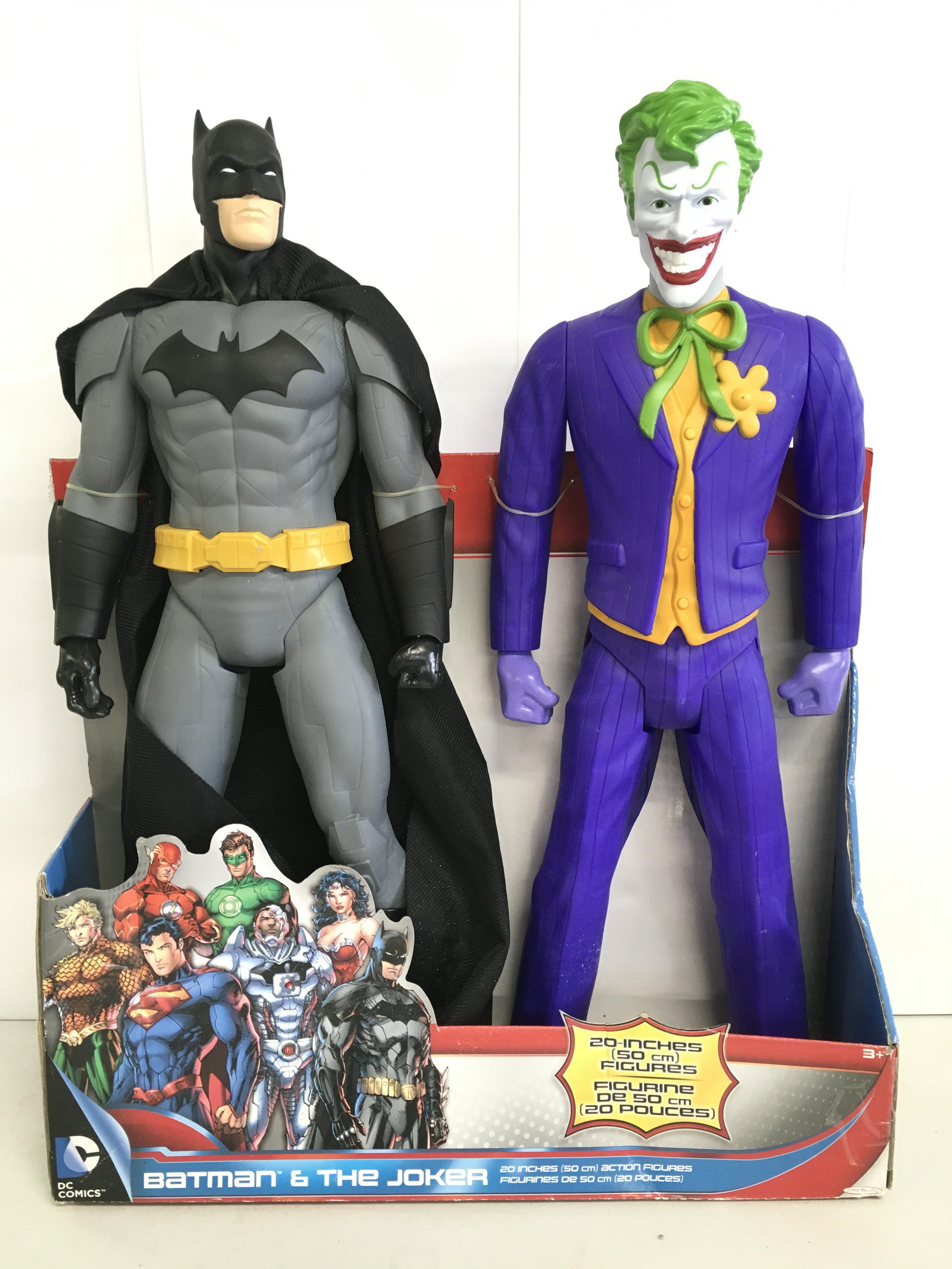 A Dc Comics Batman And The Joker 50 Cm Figure Set.