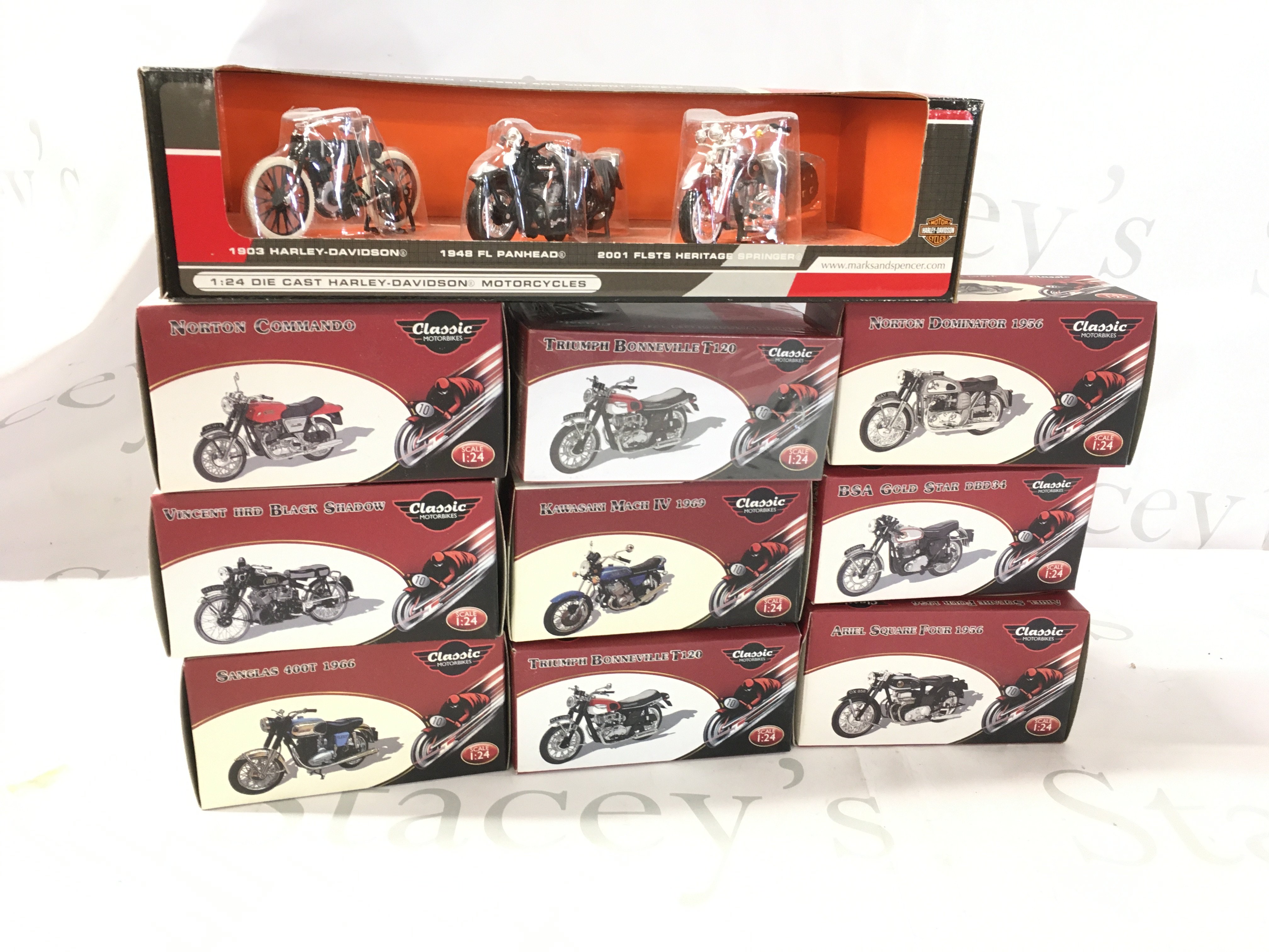 A collection of 9 boxed model motorcycles by Atlas in the Classic Motorbikes series. Als includes a boxed set of 3 Harley Davidson motorbikes. No reserve