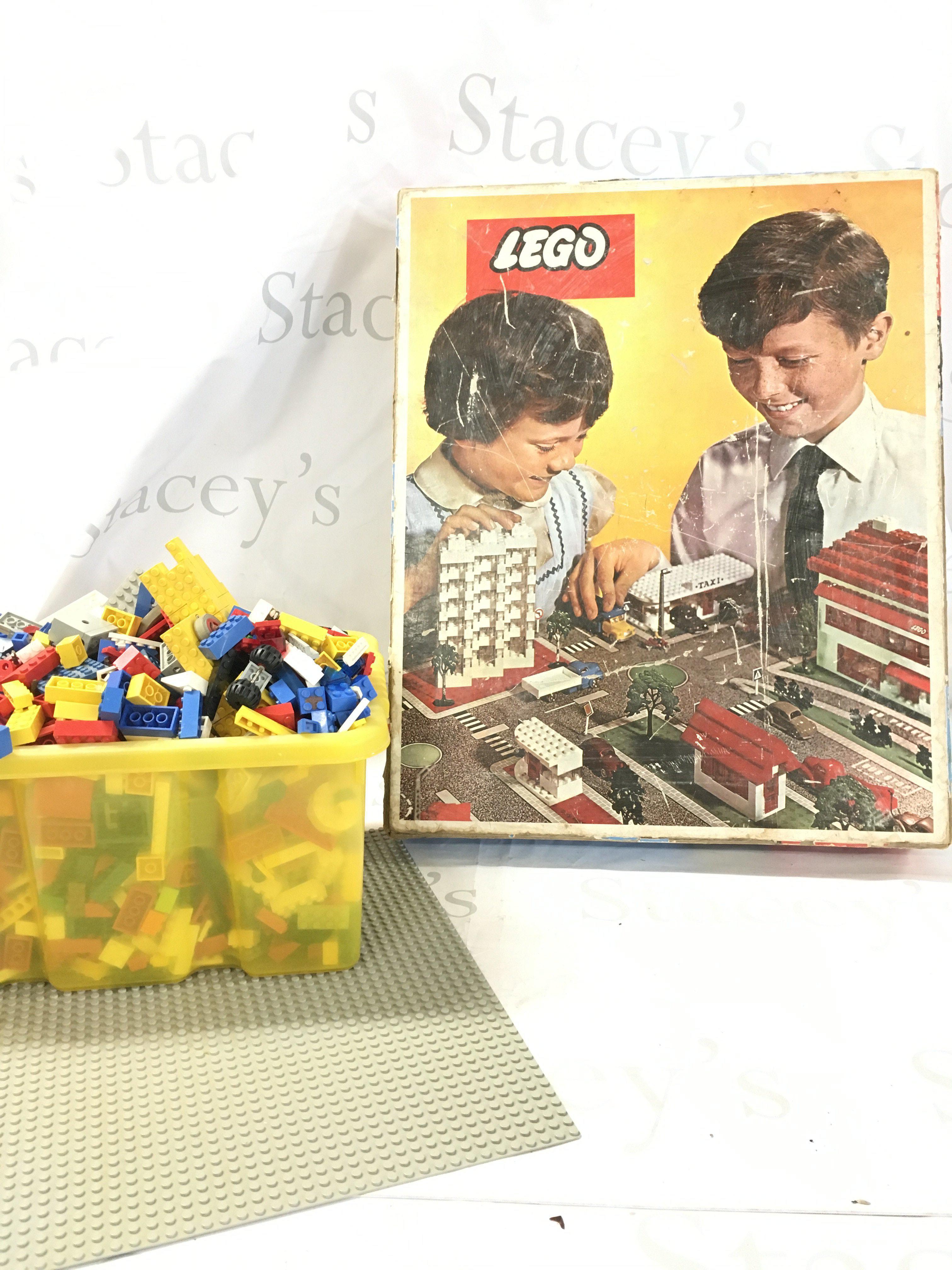 A Collection Of Vintage Lego Including Set 810.
