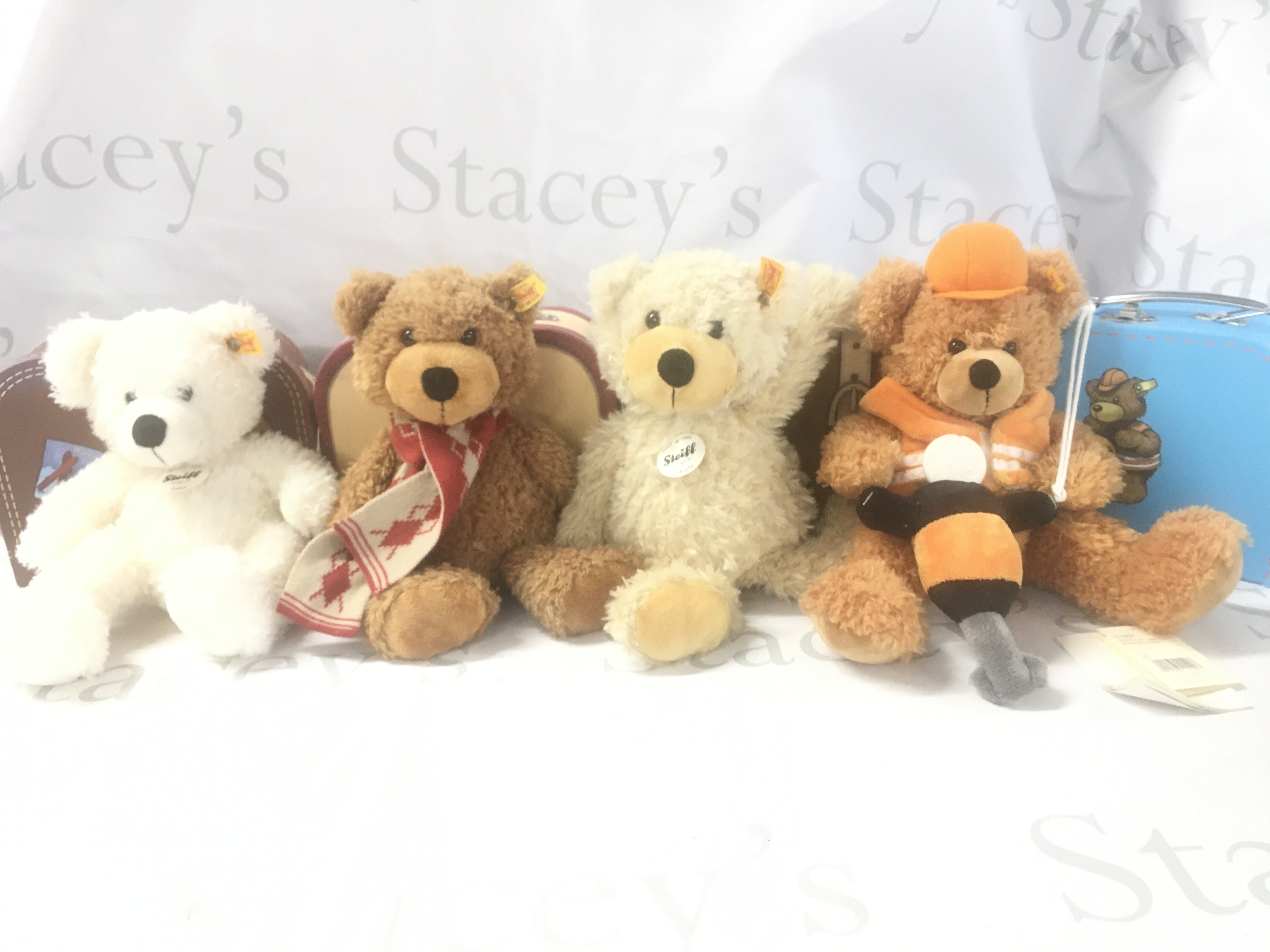 4 X Boxed Steiff Bears With Suitcases. Lotte. 2X Charley&rsquo;s And Fynn. No Reserve.