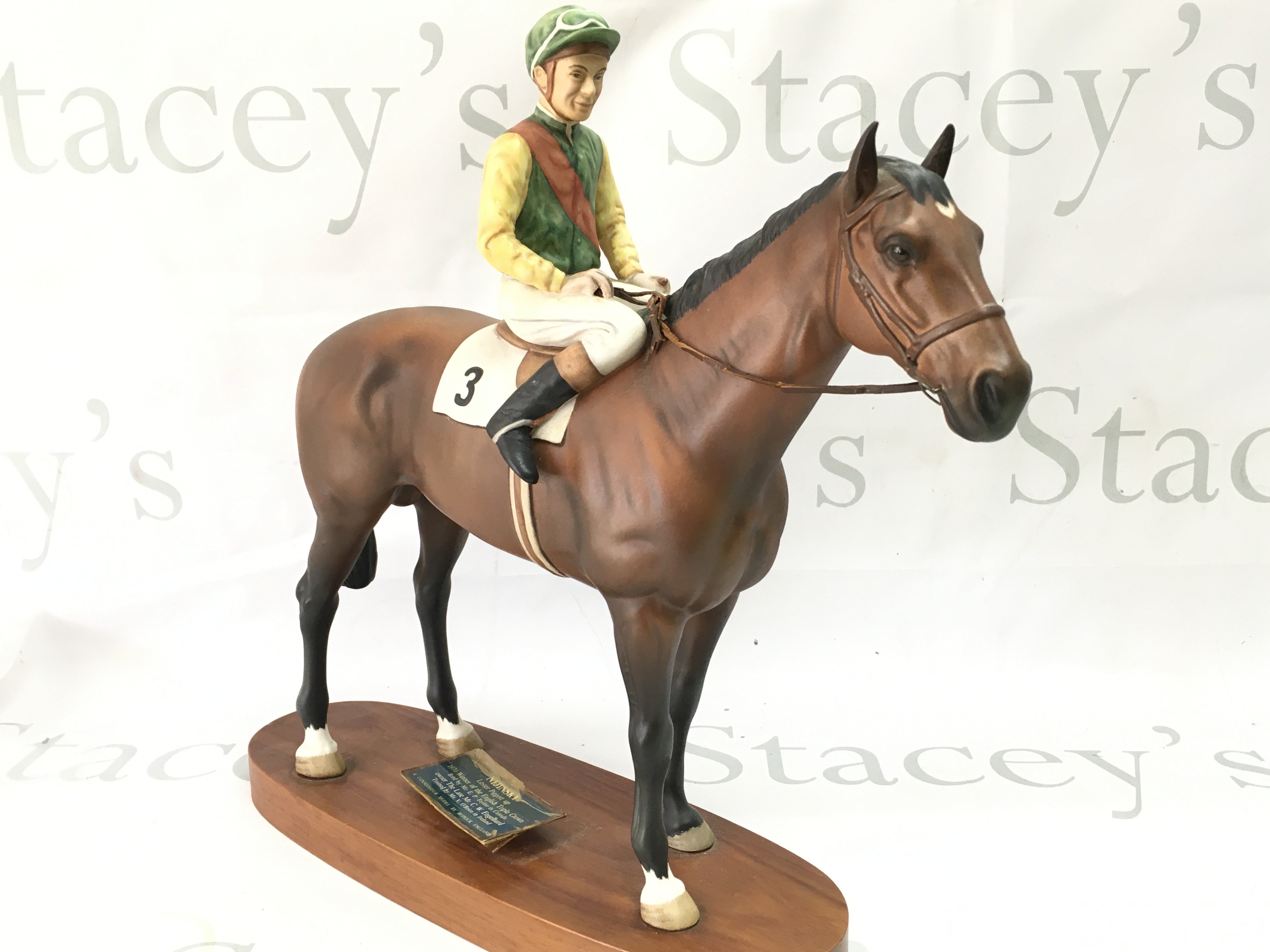 A Beswick Nijinsky Winner of the Triple crown 1970 ceramic figure. 33cm tall 32cm long. This lot cannot be posted