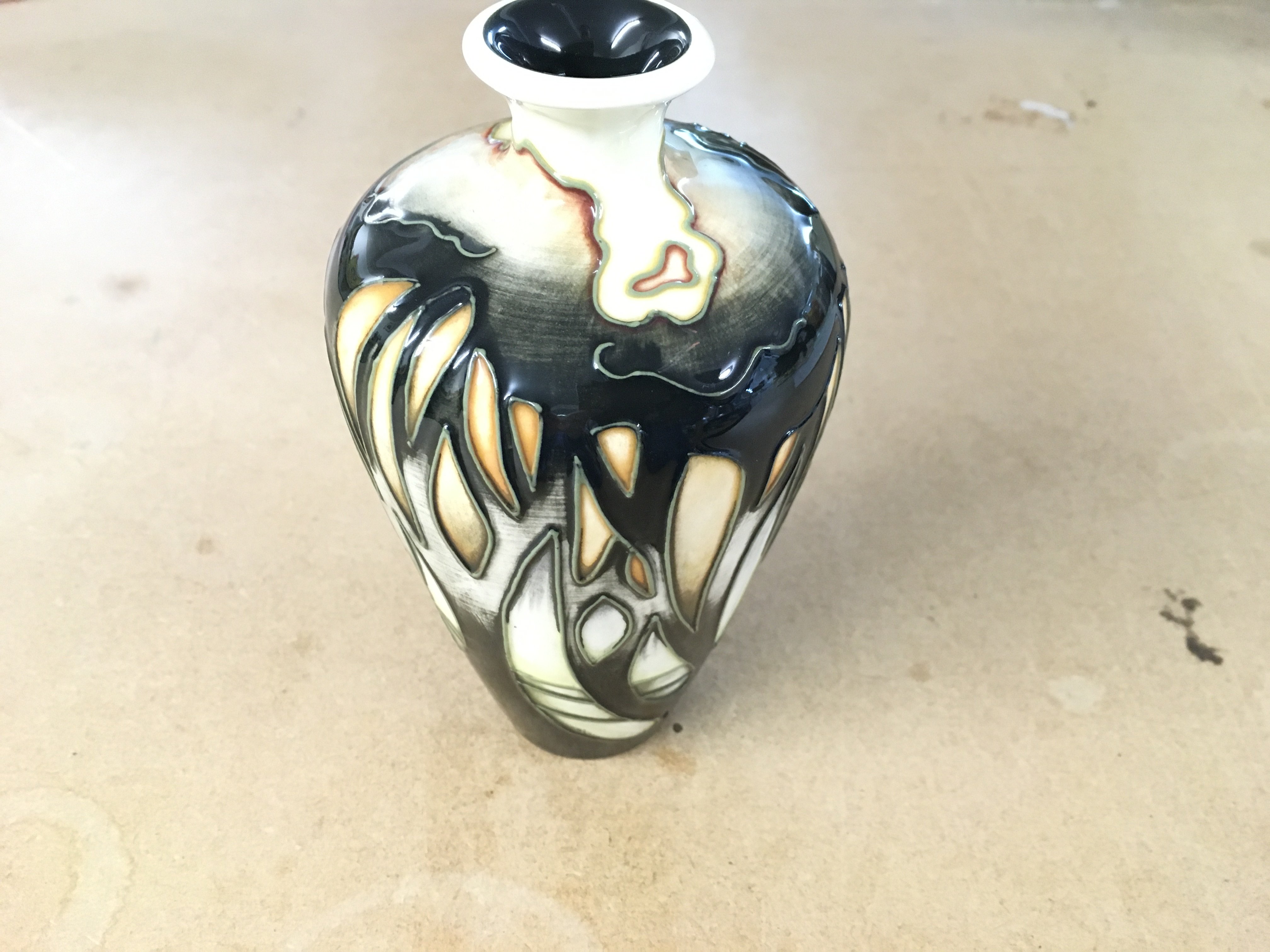 A Moorcroft la Garenne vase designed by Emma Bossons 2005 15cm tall. Good condition