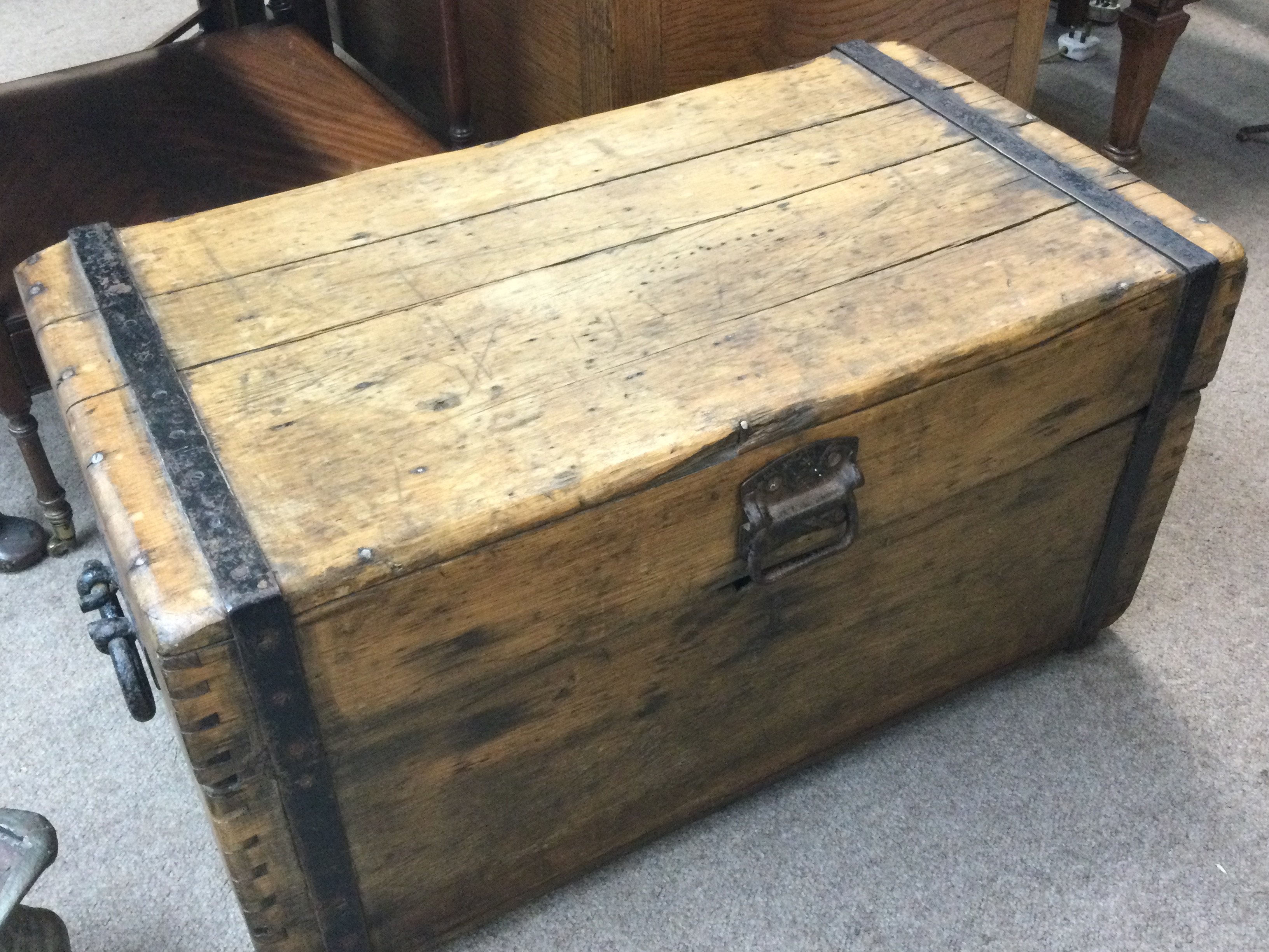 A pine camphor wood lined shipping trunk, dimensions 40x74x38cm