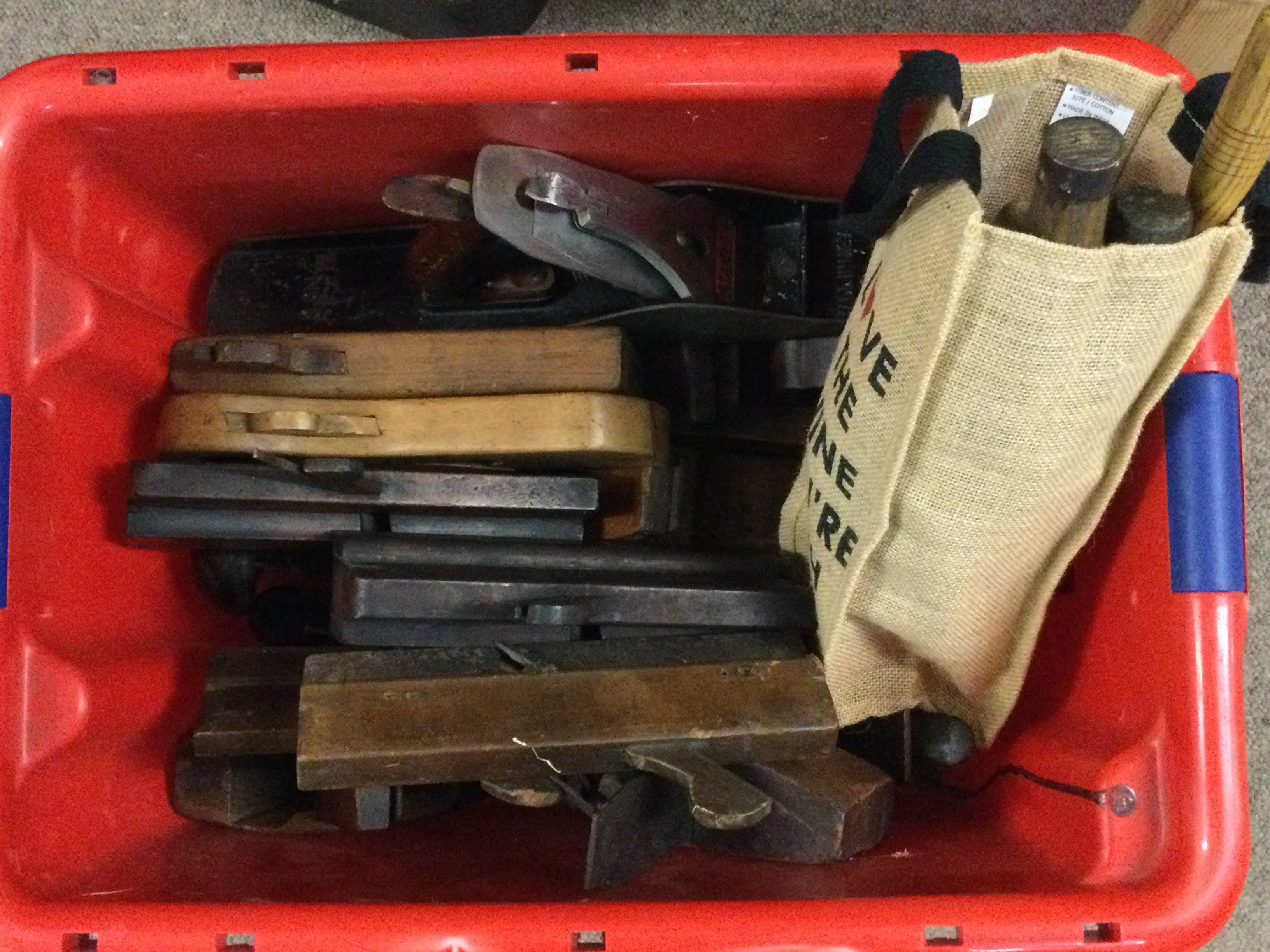 A collection of vintage woodworking tools and planes including a steel Stanley plane, metal Stewart Spiers plane and 3 metal Stanley router and various wooden planes. This lot cannot be posted