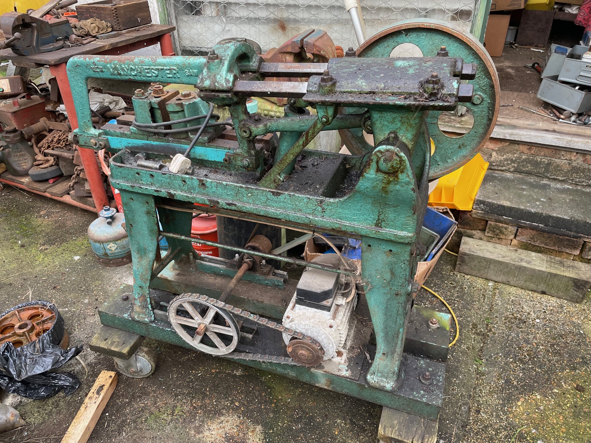 A Rapidor Manchester Mechanical Hacksaw SOLD IN SITU we have a dedicated viewing day on Saturday 12th April between 10am - 2pm via appointment, please contact the office for additional address information.