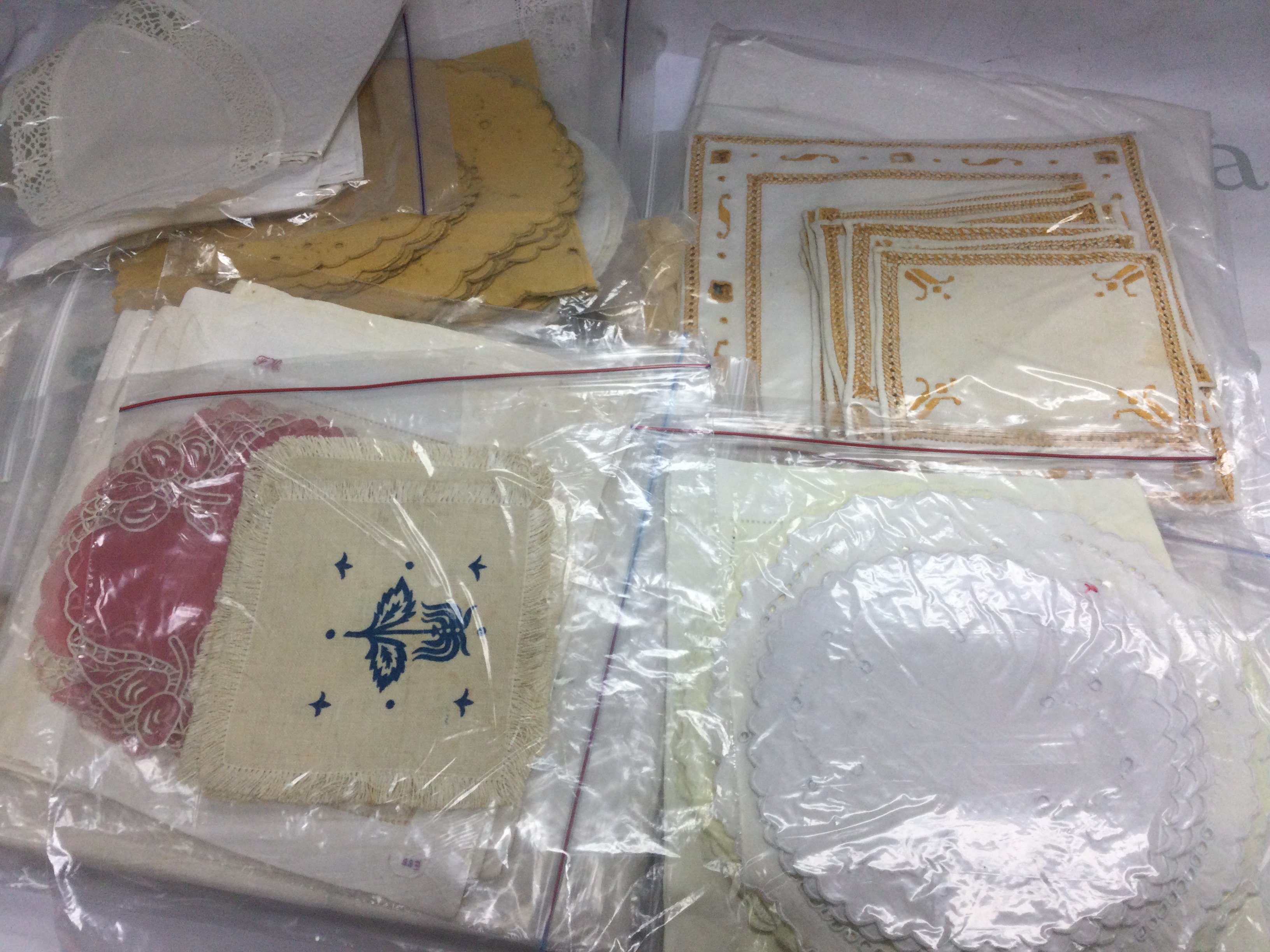 A small collection of lace. Shipping category C. NO RESERVE